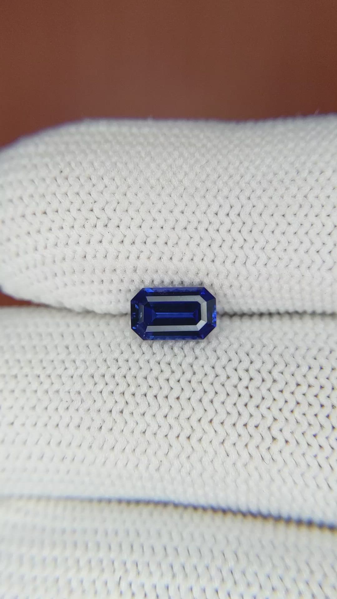 0.91 Ct. Blue Sapphire from Ceylon (Sri Lanka) Size Video