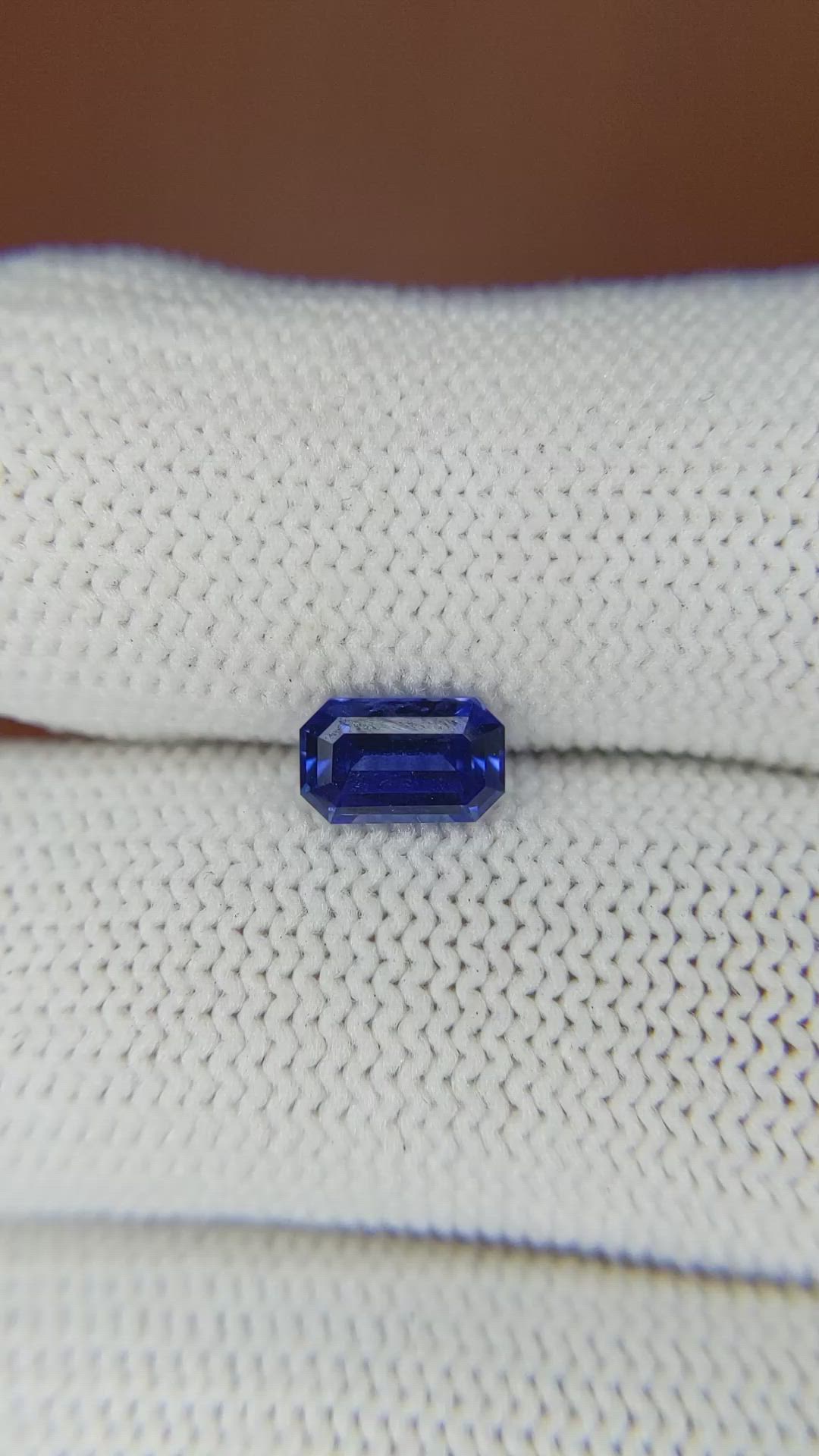 0.95 Ct. Blue Sapphire from Ceylon (Sri Lanka) Size Video