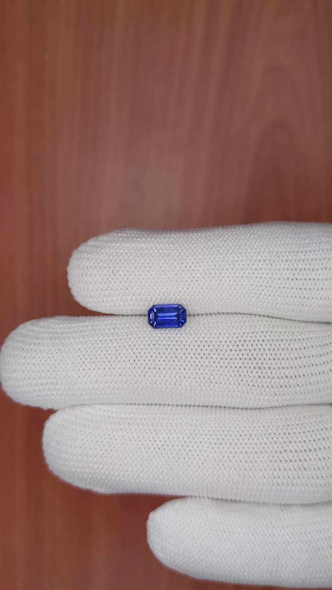 0.95 Ct. Blue Sapphire from Ceylon (Sri Lanka) Size Video