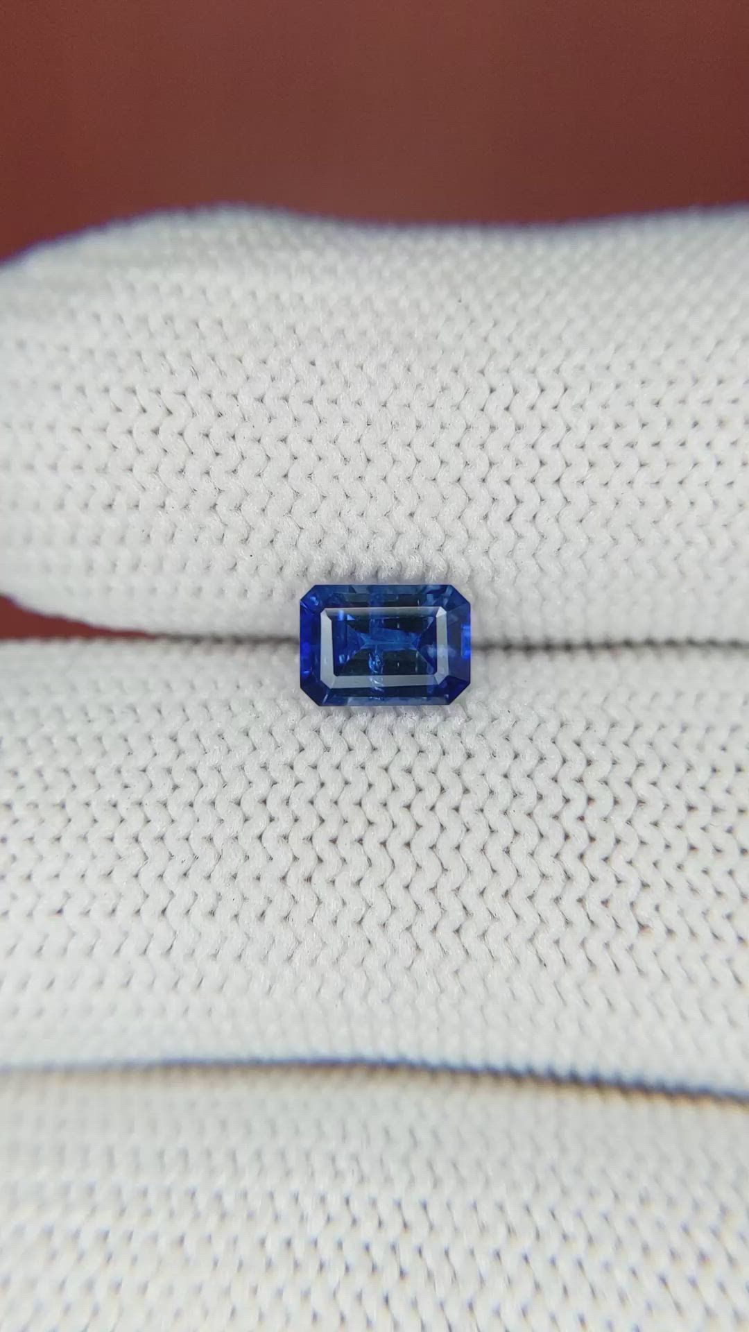 0.91 Ct. Blue Sapphire from Ceylon (Sri Lanka) Size Video