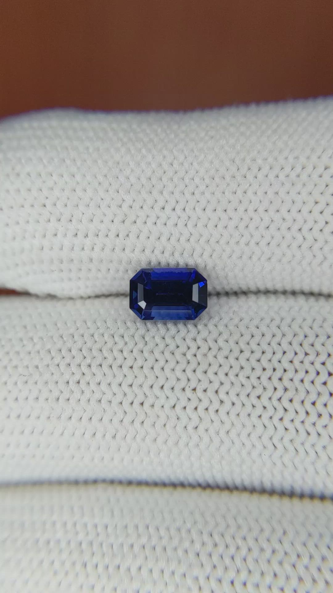1.06 Ct. Blue Sapphire from Ceylon (Sri Lanka) Size Video