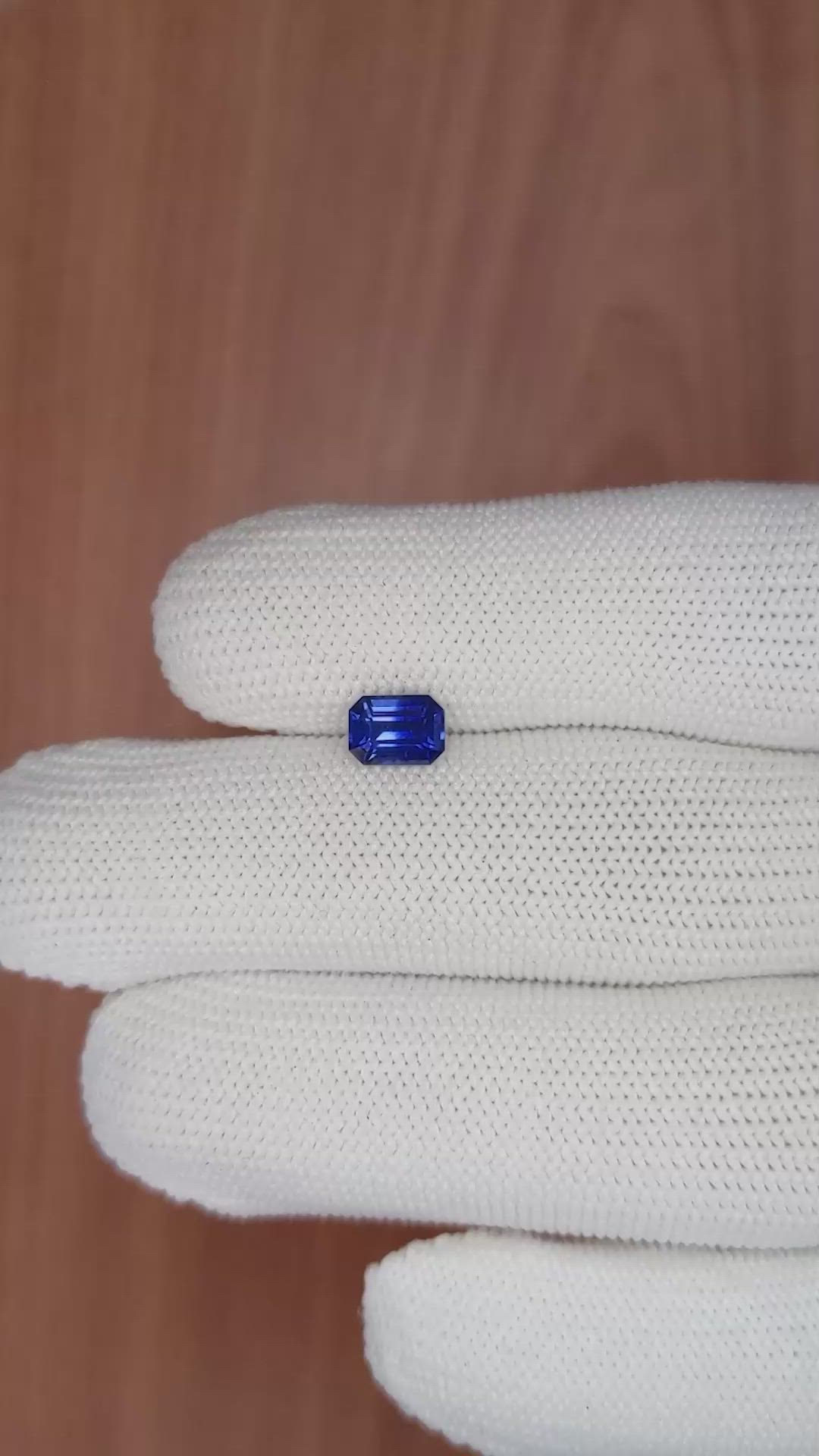 1.01 Ct. Blue Sapphire from Ceylon (Sri Lanka) Size Video