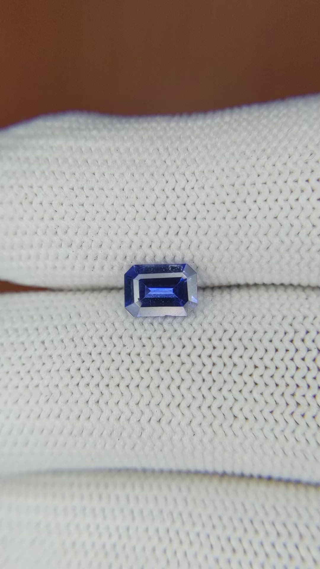 0.85 Ct. Blue Sapphire from Ceylon (Sri Lanka) Size Video