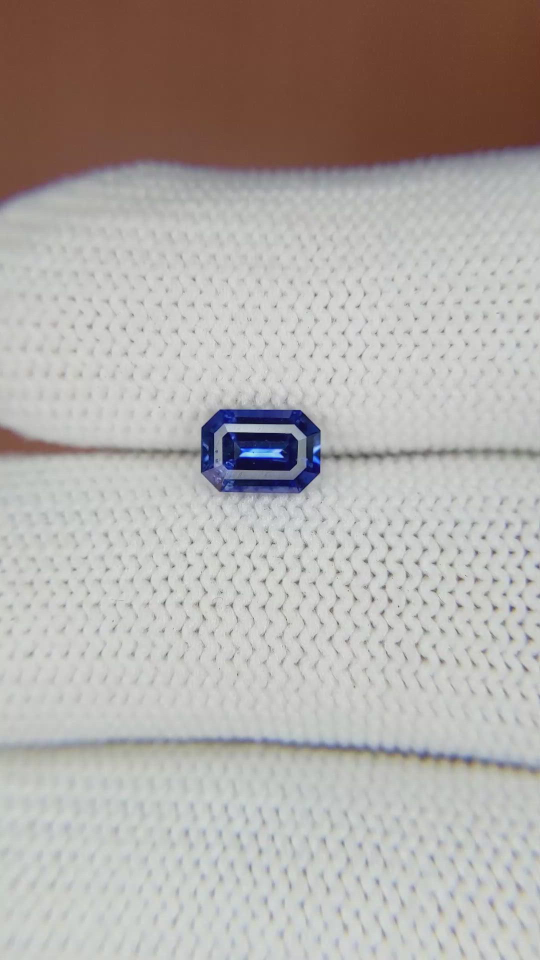 0.82 Ct. Blue Sapphire from Ceylon (Sri Lanka) Size Video