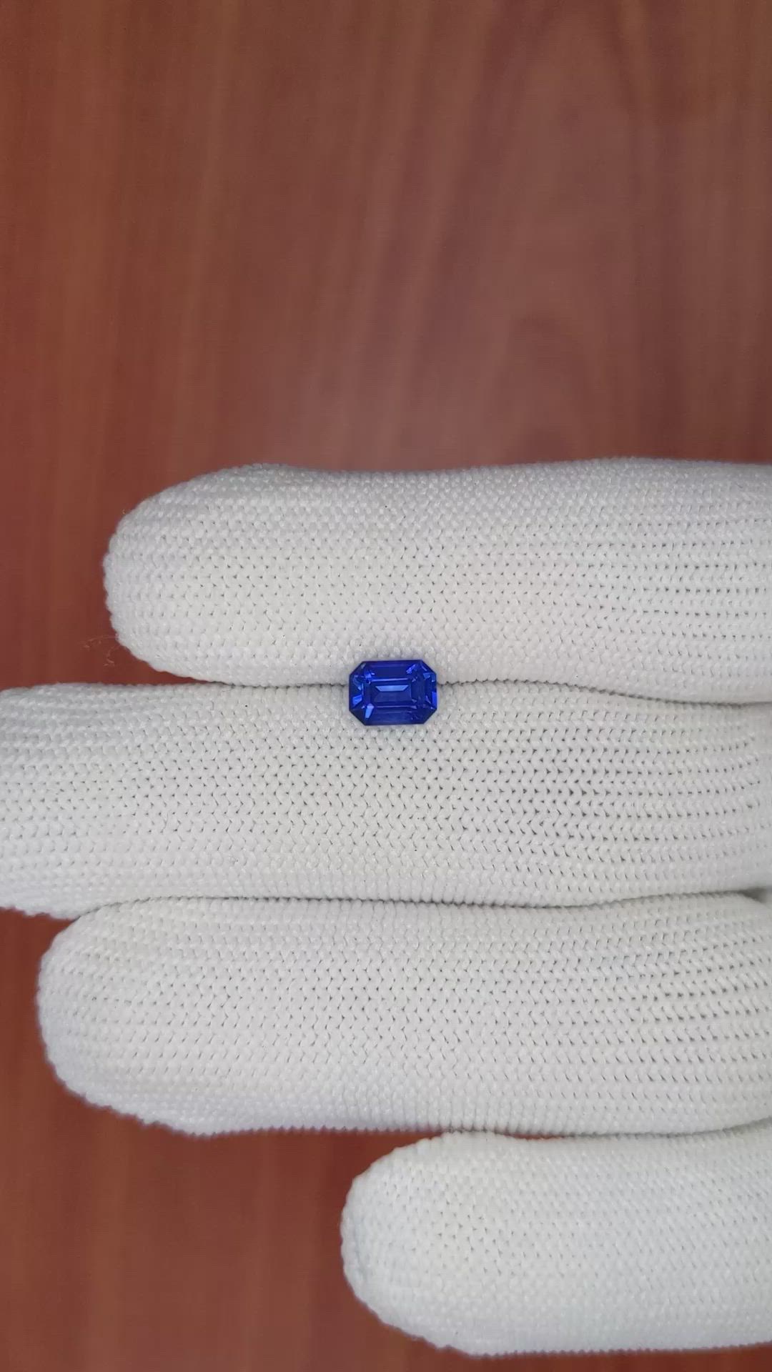 1.05 Ct. Blue Sapphire from Ceylon (Sri Lanka) Size Video