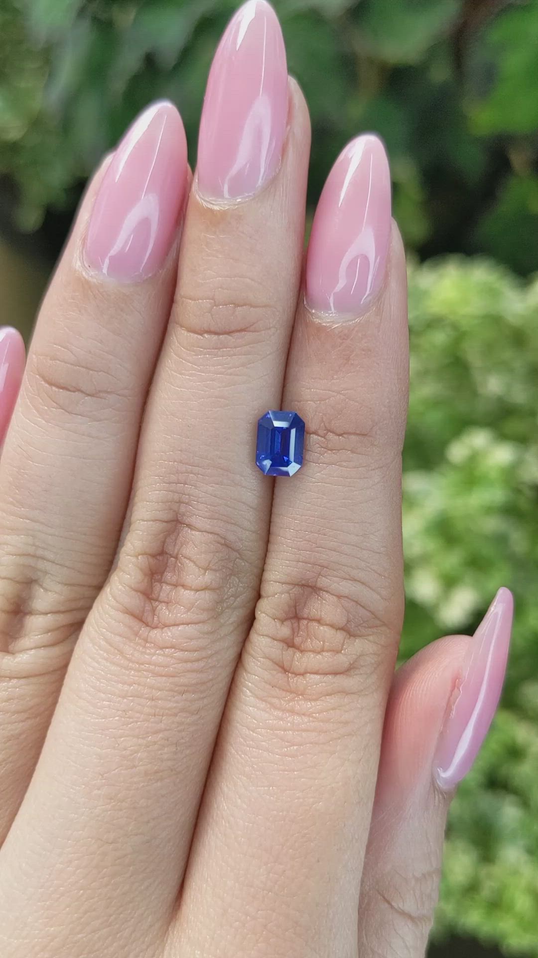 1.05 Ct. Blue Sapphire from Ceylon (Sri Lanka) Size Video
