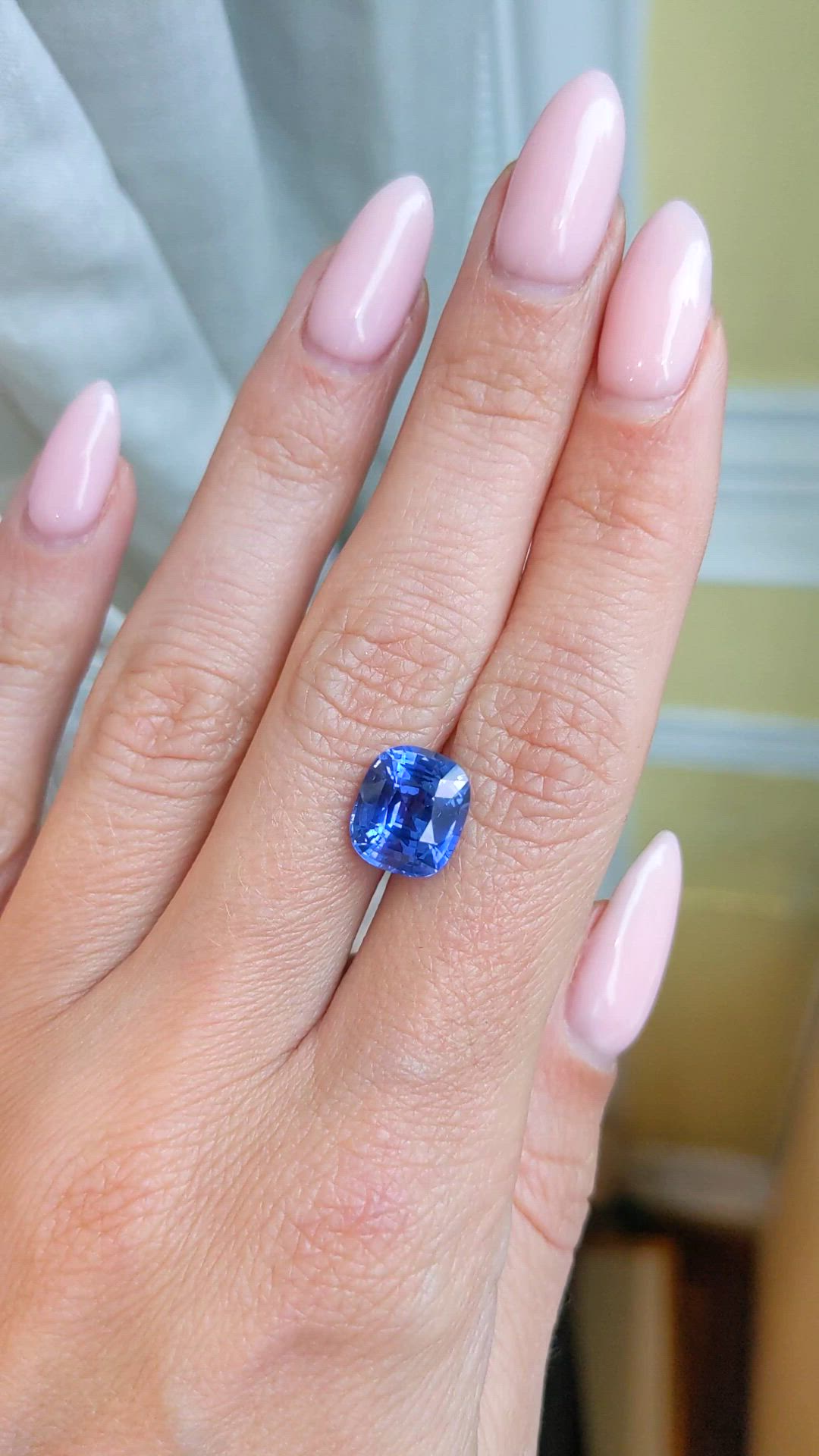 5.00 Ct. Blue Sapphire from Ceylon (Sri Lanka) Size Video