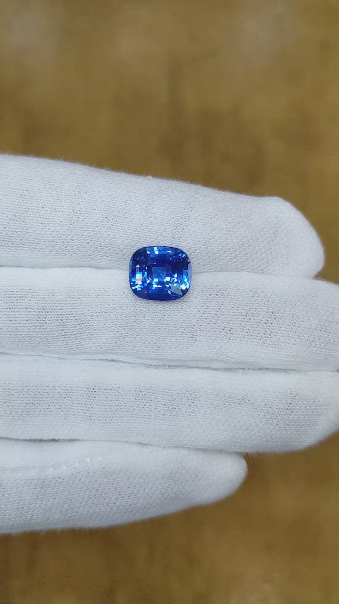 5.00 Ct. Blue Sapphire from Ceylon (Sri Lanka) Size Video