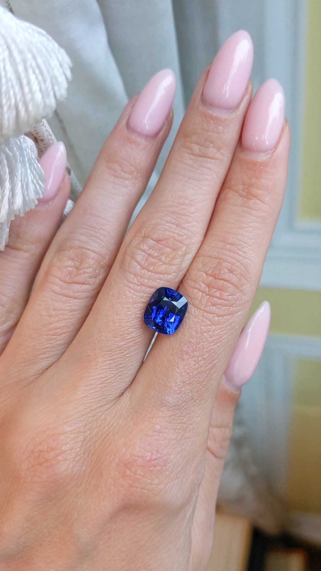4.21 Ct. Blue Sapphire from Ceylon (Sri Lanka) Size Video