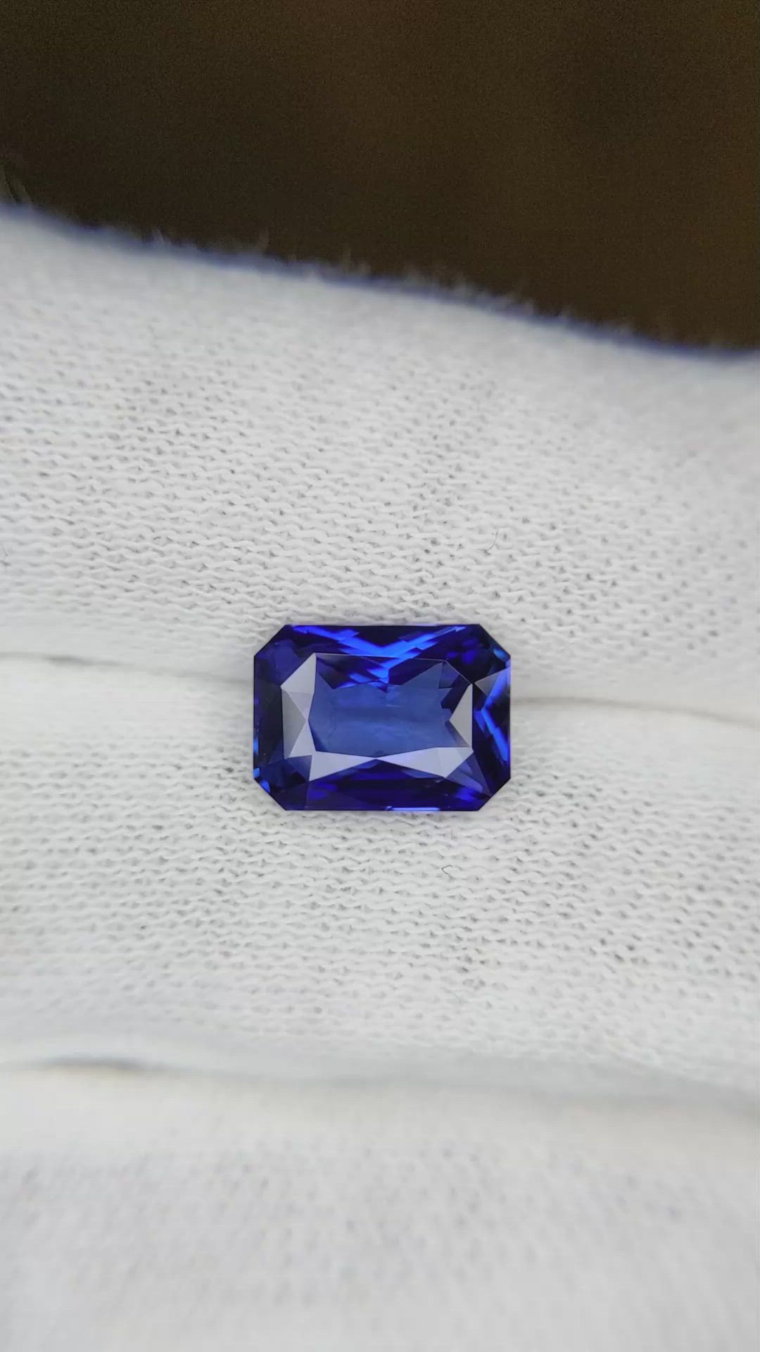 3.40 Ct. Blue Sapphire from Ceylon (Sri Lanka) Size Video