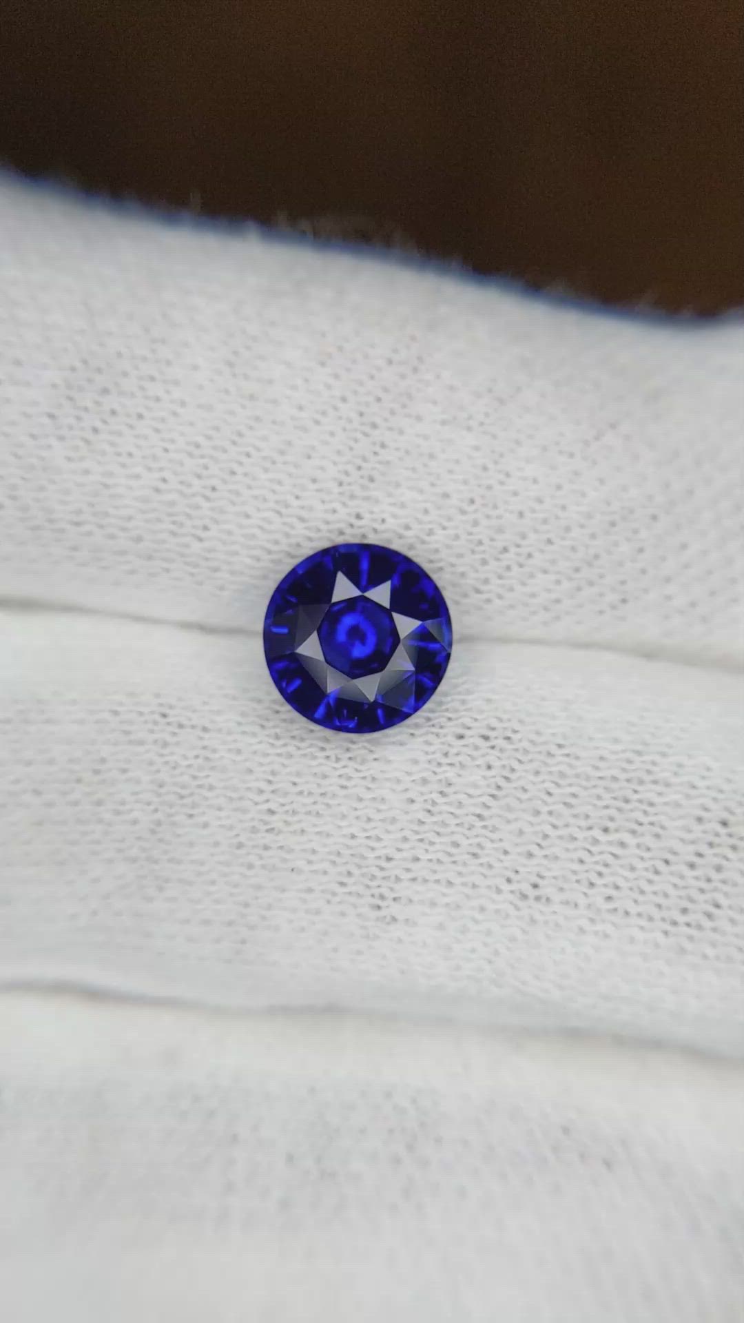 2.24 Ct. Blue Sapphire from Ceylon (Sri Lanka) Size Video