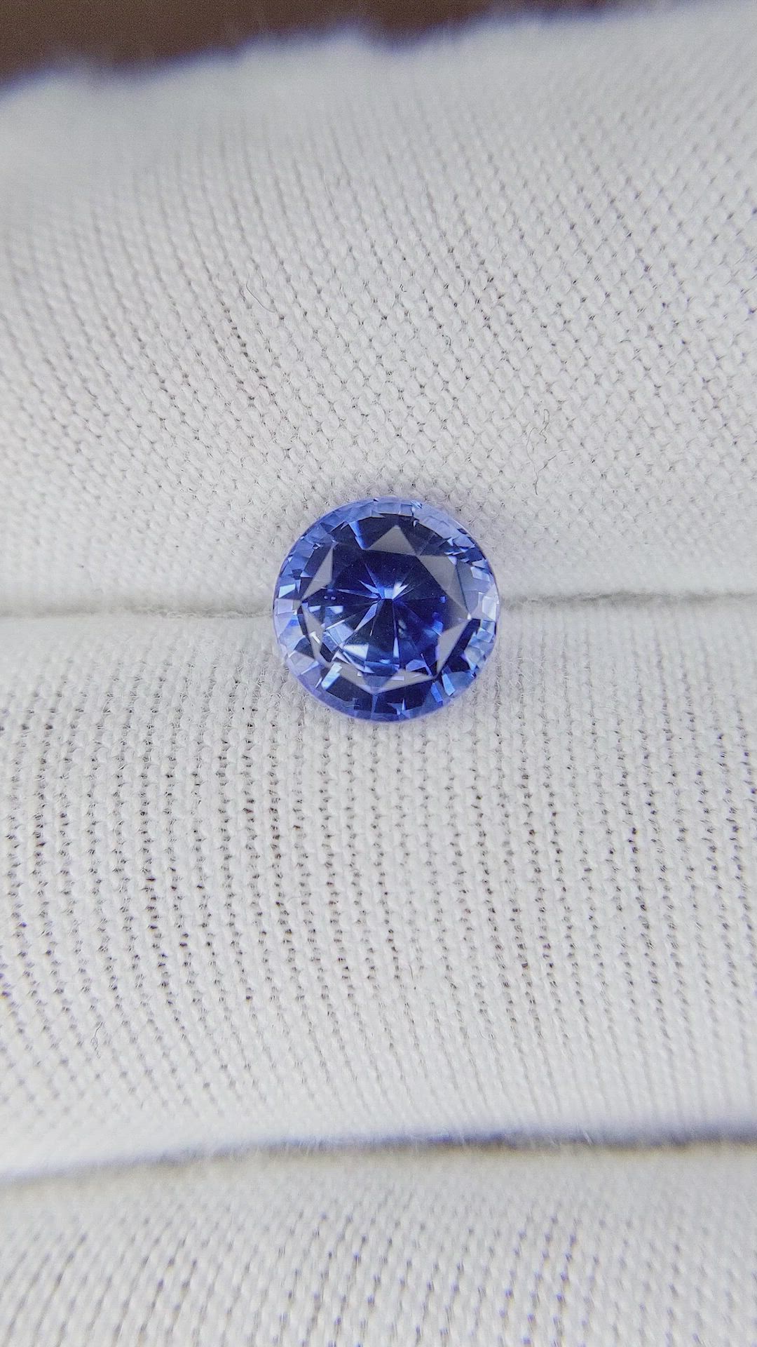 1.71 Ct. Blue Sapphire from Ceylon (Sri Lanka) Size Video