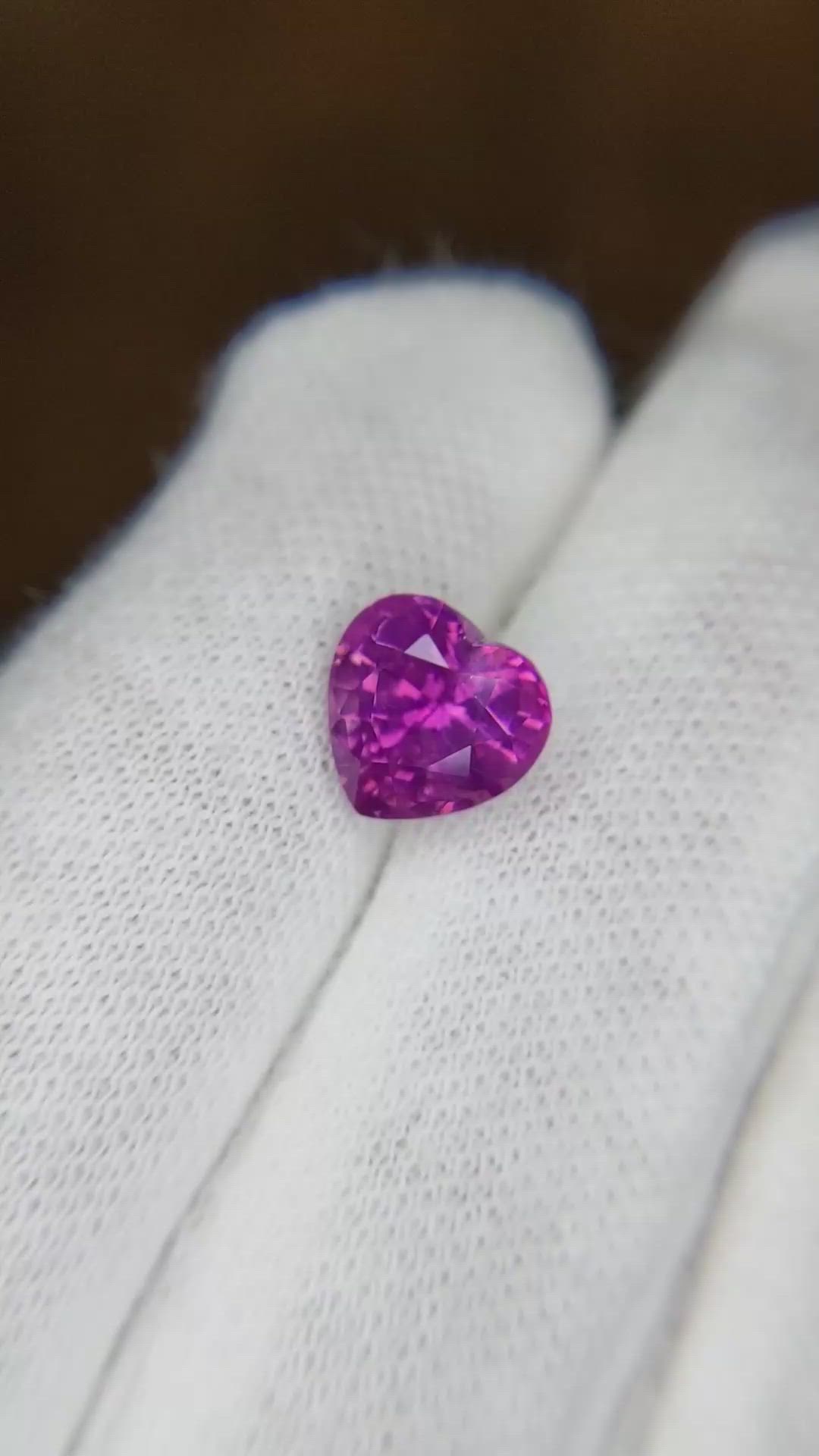 2.92 Ct. Purple Sapphire from Ceylon (Sri Lanka) Size Video