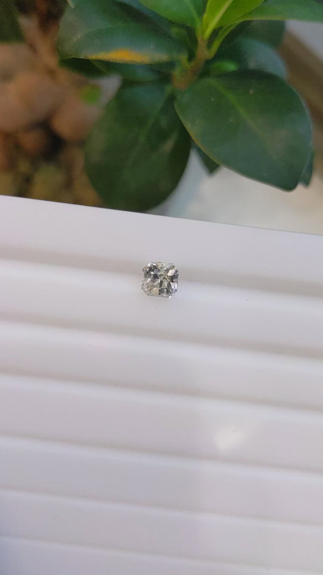 1.75 Ct. Bi Color Sapphire from Ceylon (Sri Lanka) Size Video