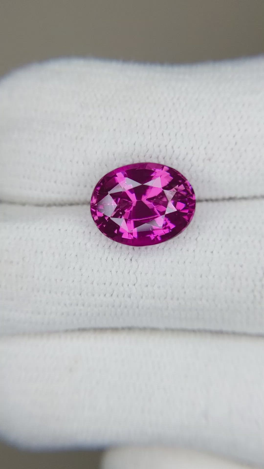 4.47 Ct. Purplish Pink Sapphire from Ceylon (Sri Lanka) Size Video