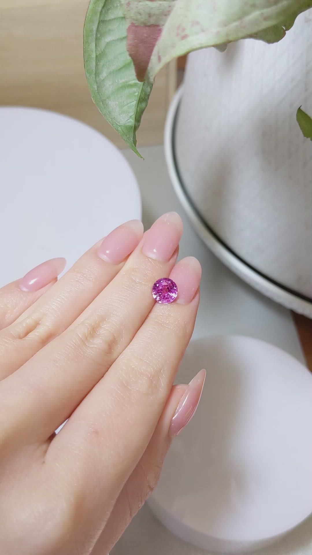 2.33 Ct. Purplish Pink Sapphire from Ceylon (Sri Lanka) Size Video