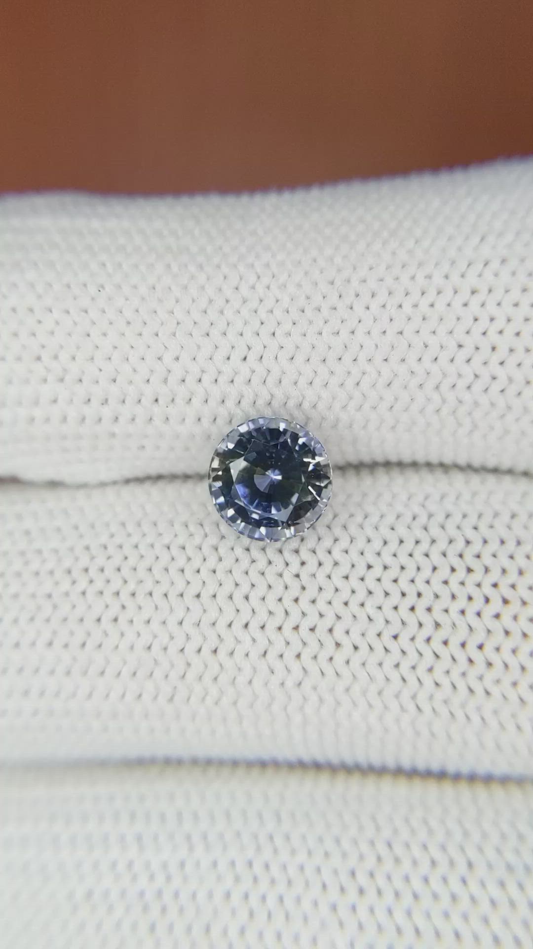 1.85 Ct. Bi Color Sapphire from Ceylon (Sri Lanka) Size Video