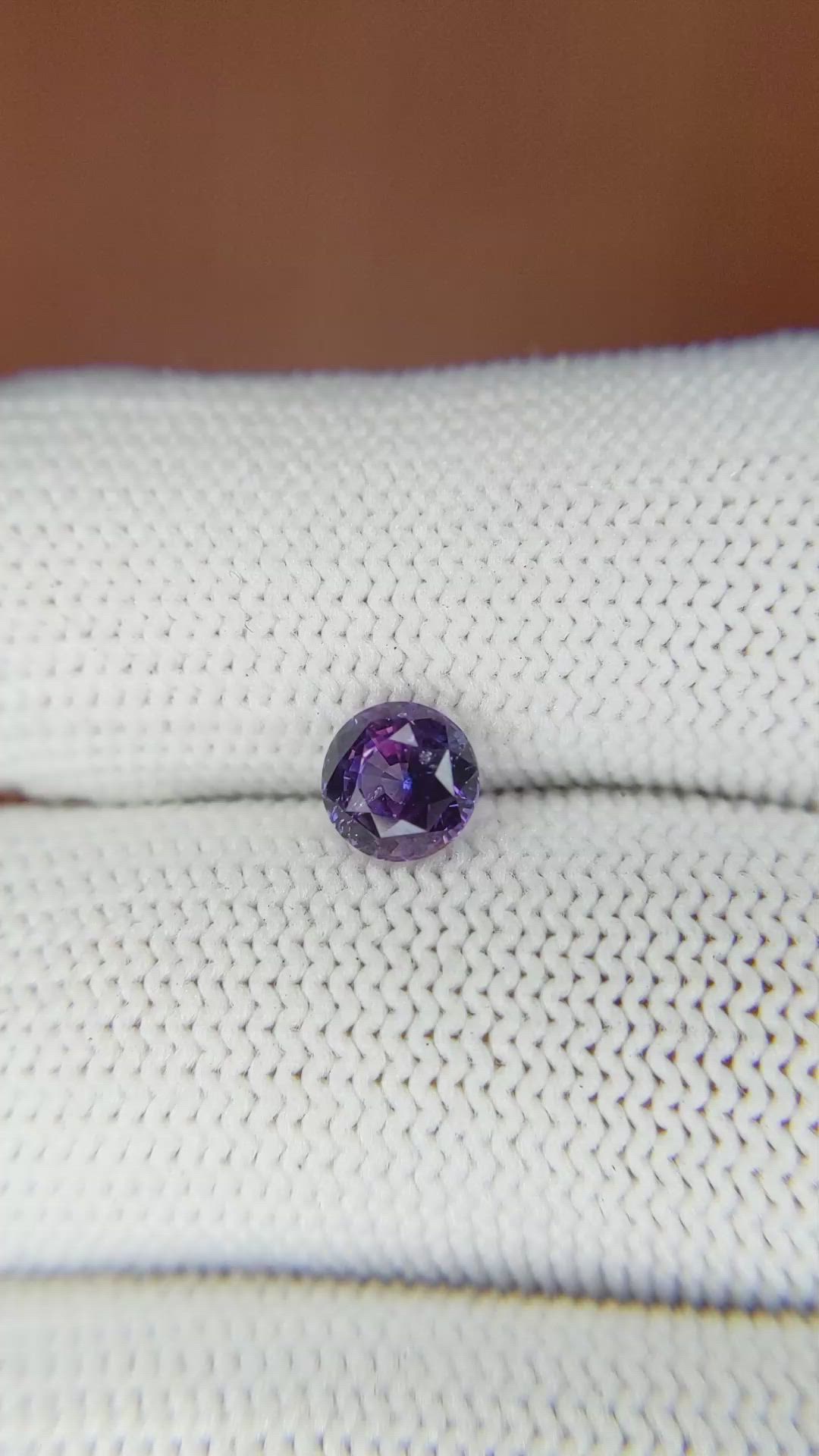 1.02 Ct. Bi Color Sapphire from Ceylon (Sri Lanka) Size Video