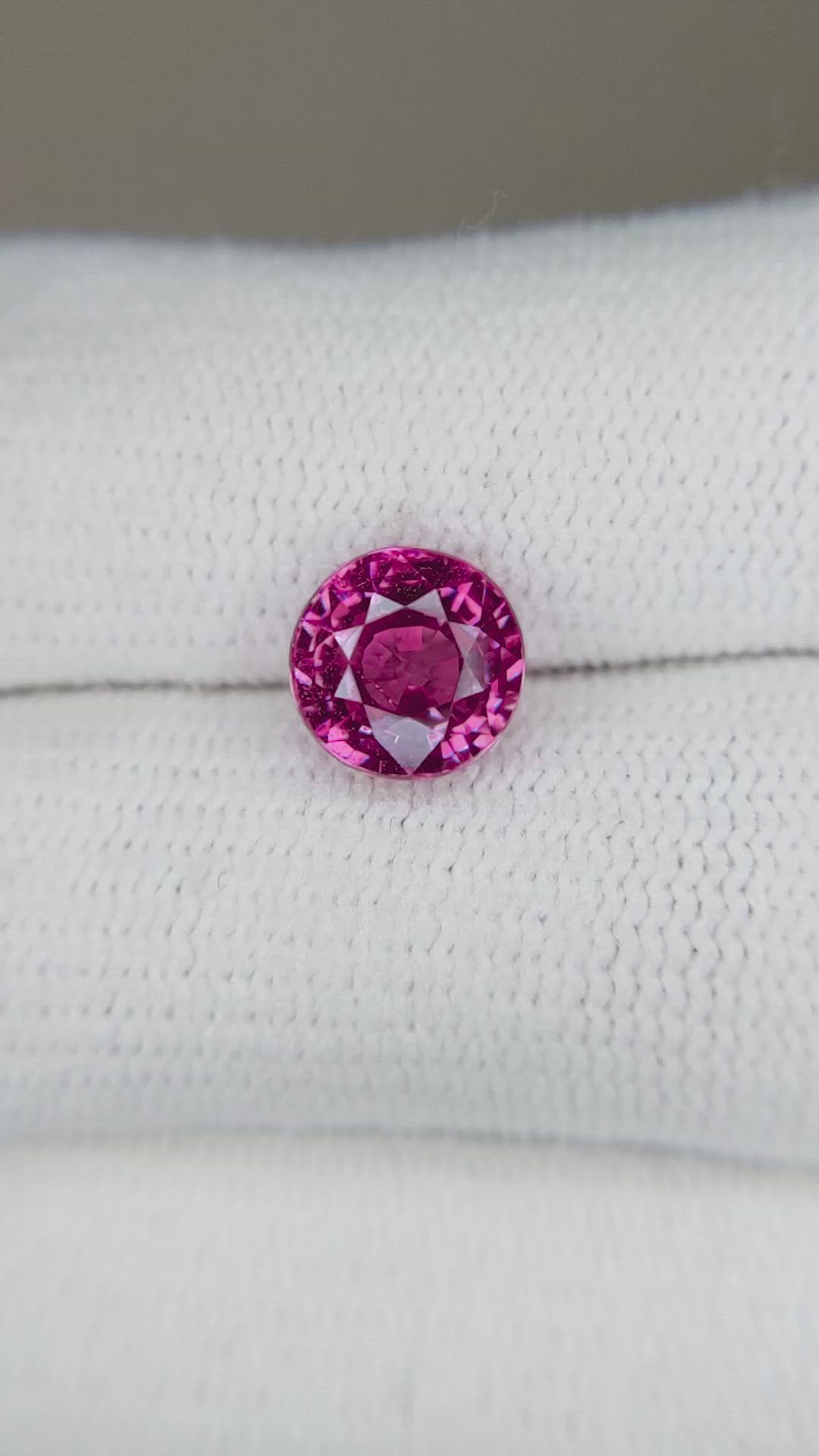 2.34 Ct. Pink Sapphire from Ceylon (Sri Lanka) Size Video
