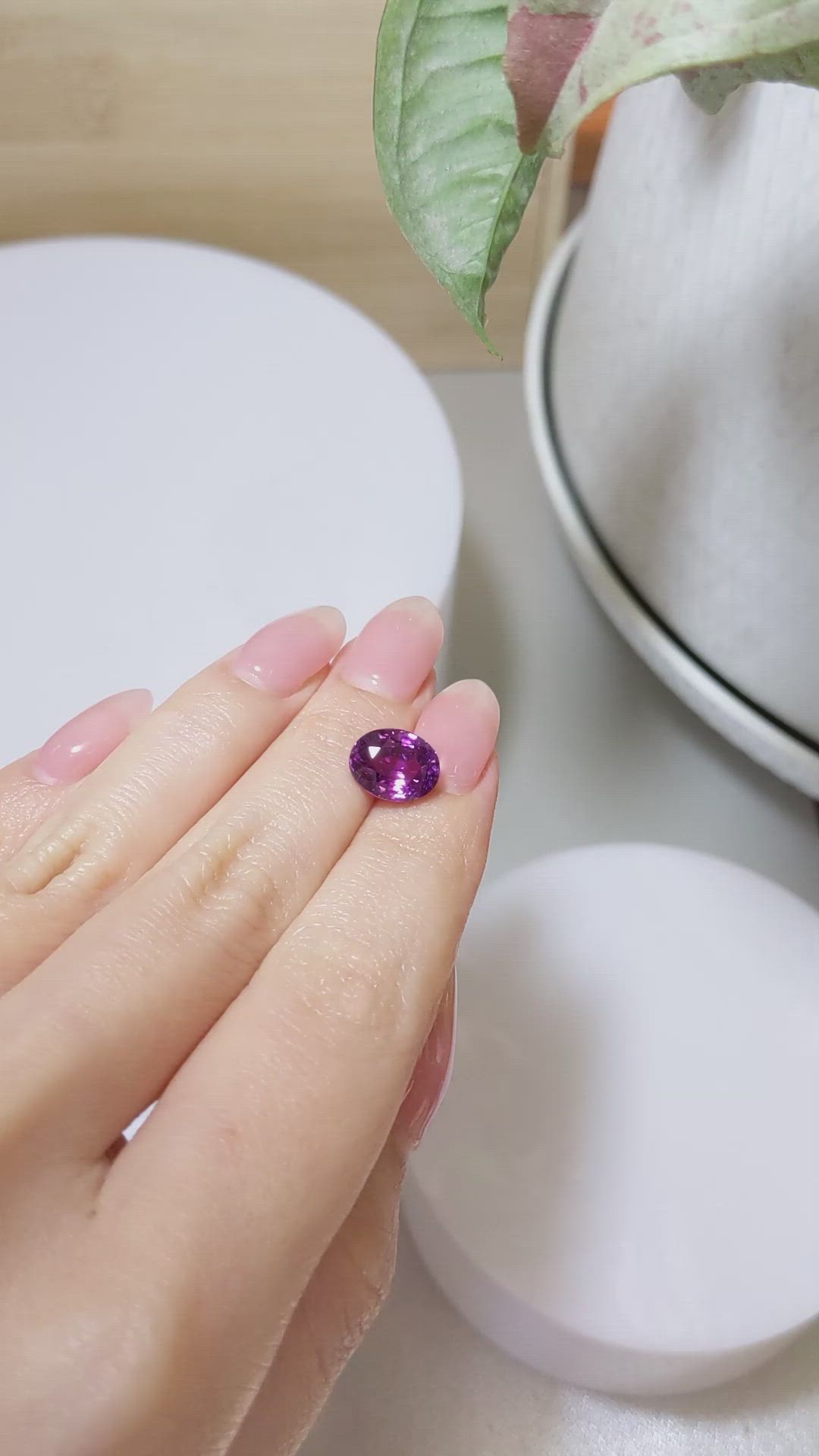 4.54 Ct. Purple Sapphire from Ceylon (Sri Lanka) Size Video