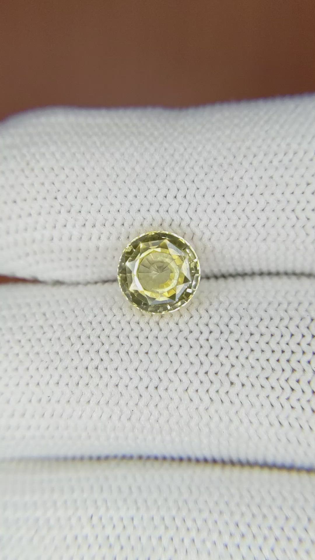 2.13 Ct. Yellow Sapphire from Ceylon (Sri Lanka) Size Video