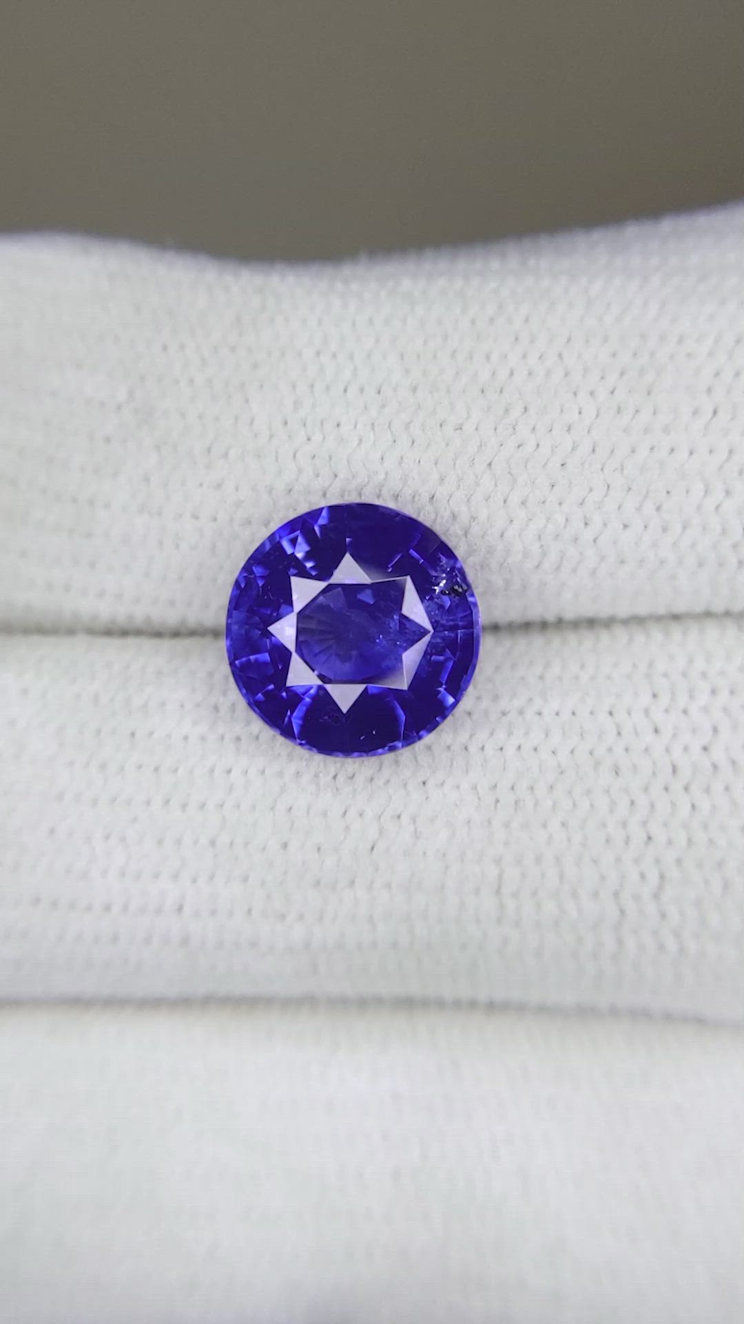 4.33 Ct. Blue Sapphire from Ceylon (Sri Lanka) Size Video