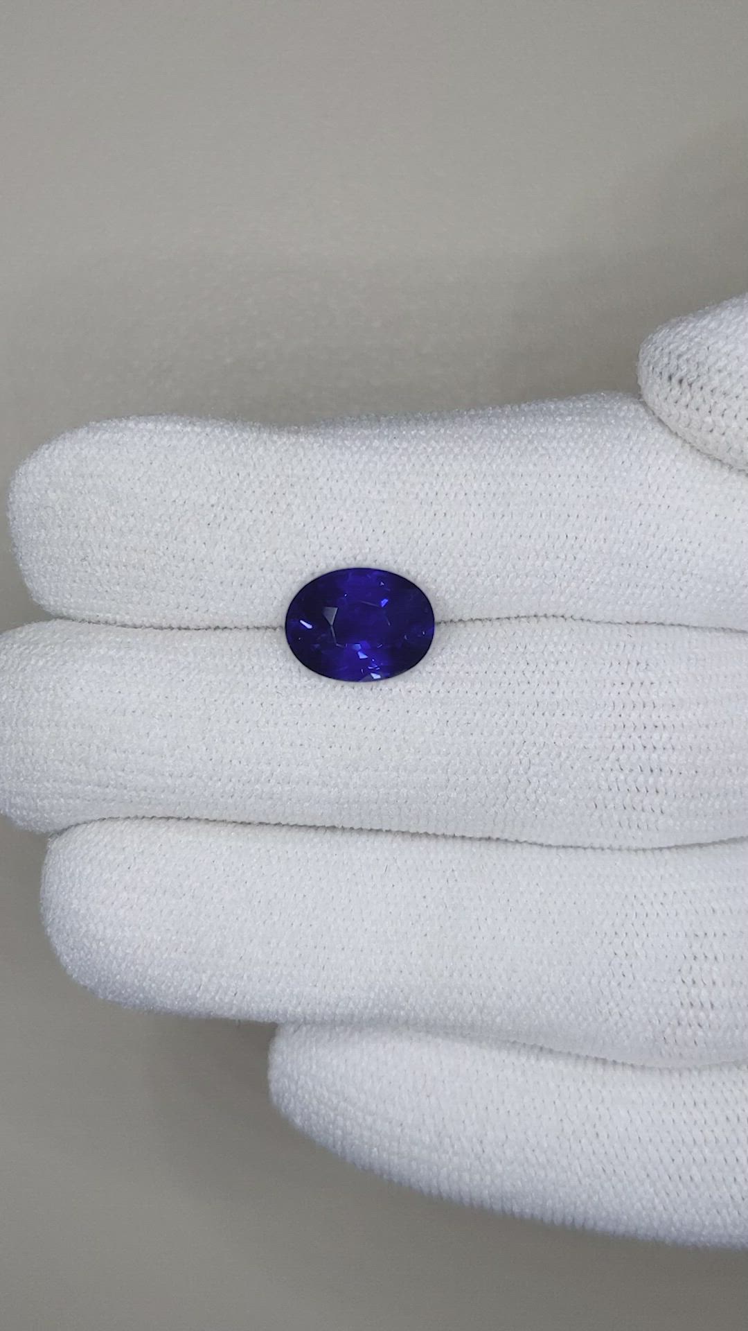 3.21 Ct. Blue Sapphire from Ceylon (Sri Lanka) Size Video