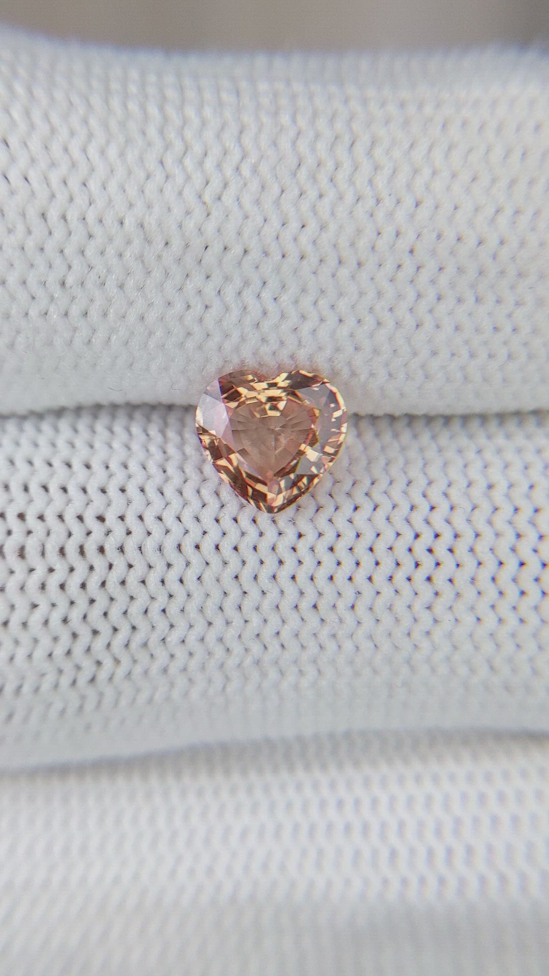 1.24 Ct. Padparadscha Sapphire from Ceylon (Sri Lanka) Size Video
