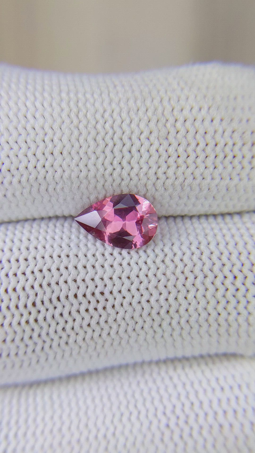 1.23 Ct. Pink Sapphire from Ceylon (Sri Lanka) Size Video