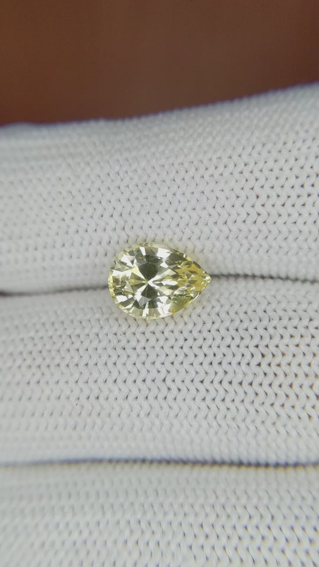 2.33 Ct. Yellow Sapphire from Ceylon (Sri Lanka) Size Video
