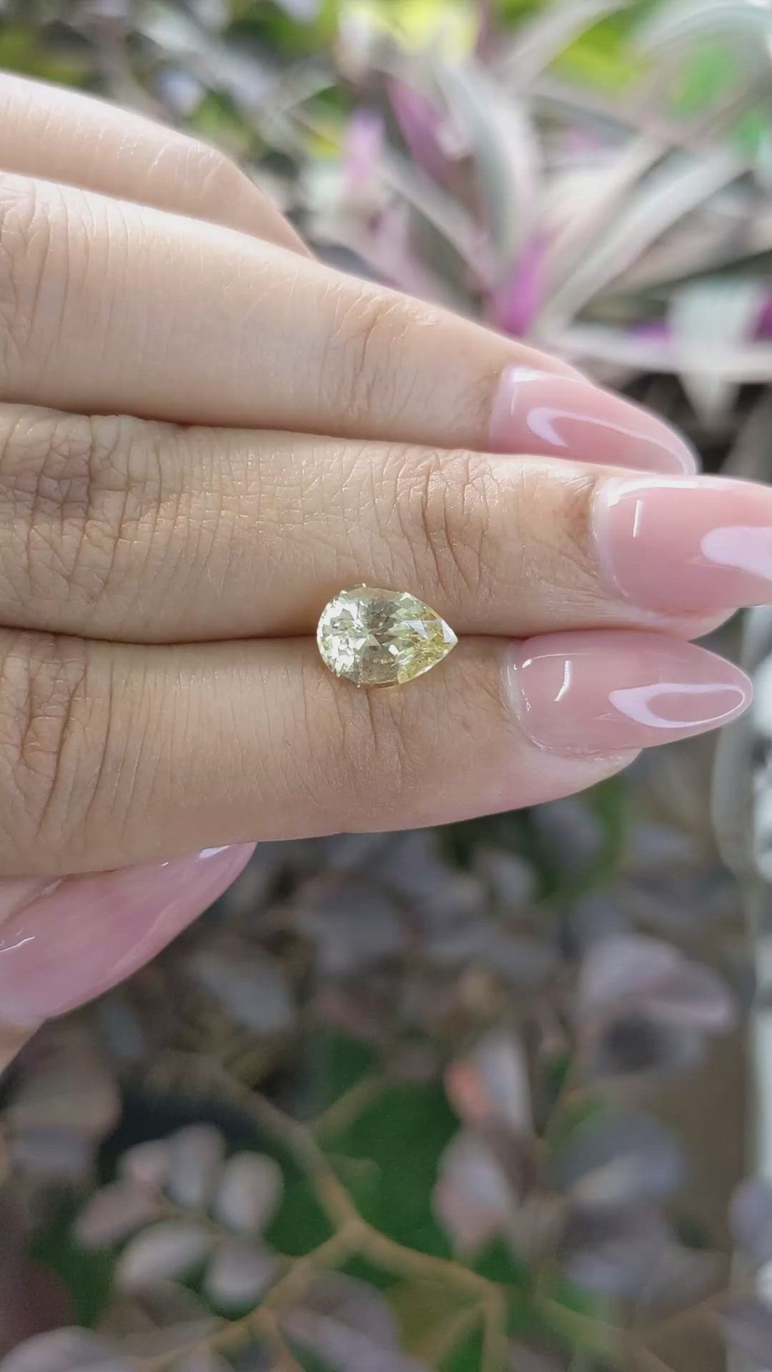 2.33 Ct. Yellow Sapphire from Ceylon (Sri Lanka) Size Video