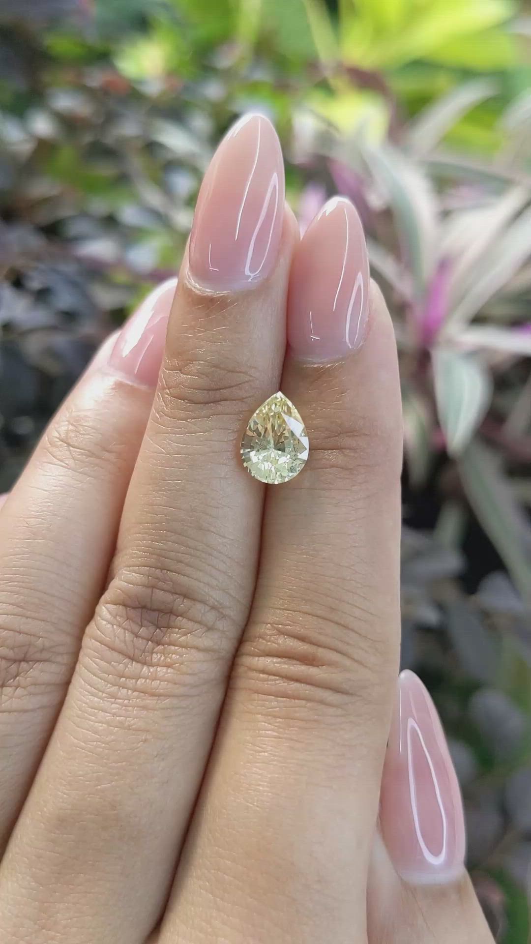 2.33 Ct. Yellow Sapphire from Ceylon (Sri Lanka) Size Video
