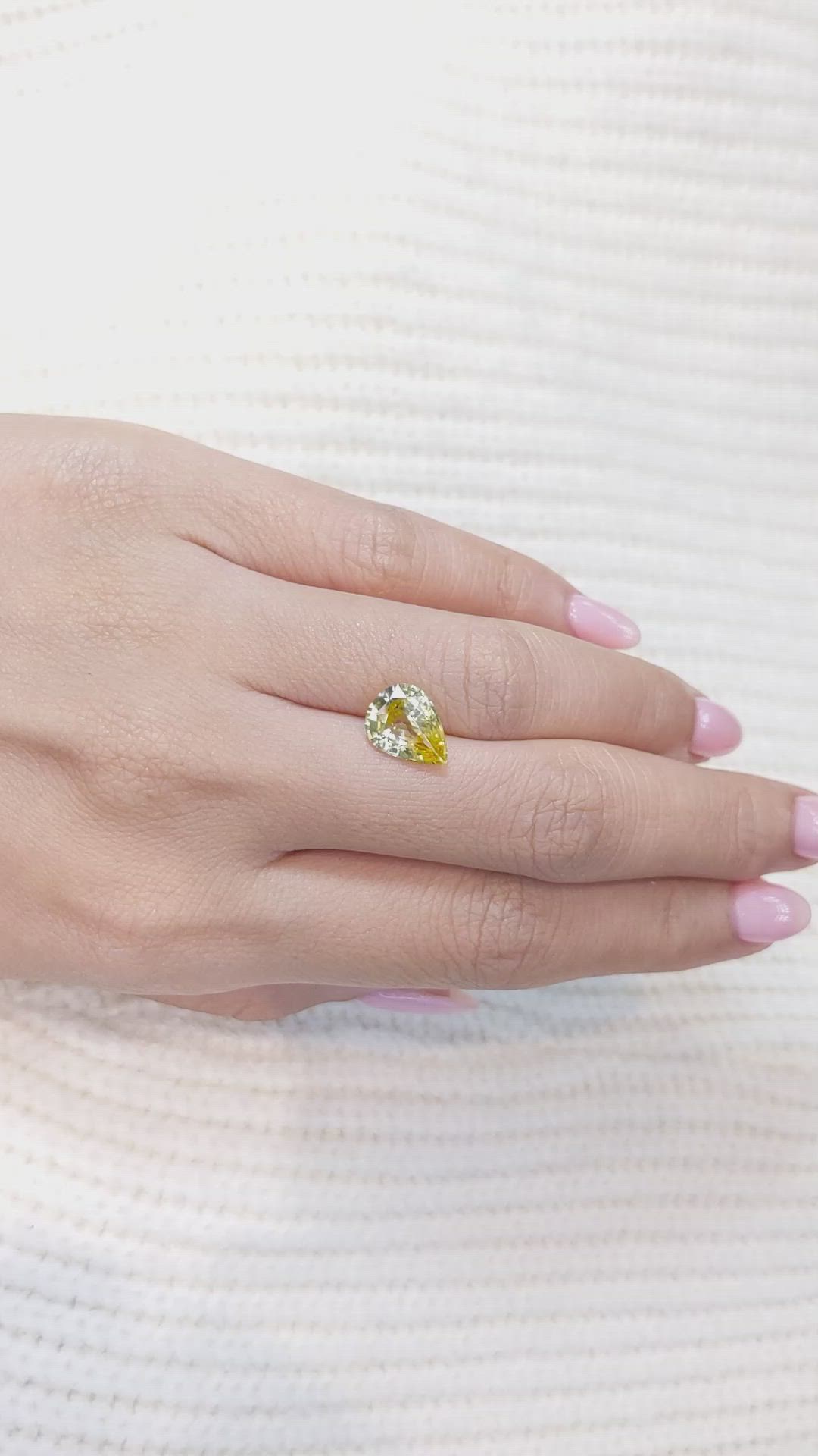 3.32 Ct. Yellow Sapphire from Ceylon (Sri Lanka) Size Video