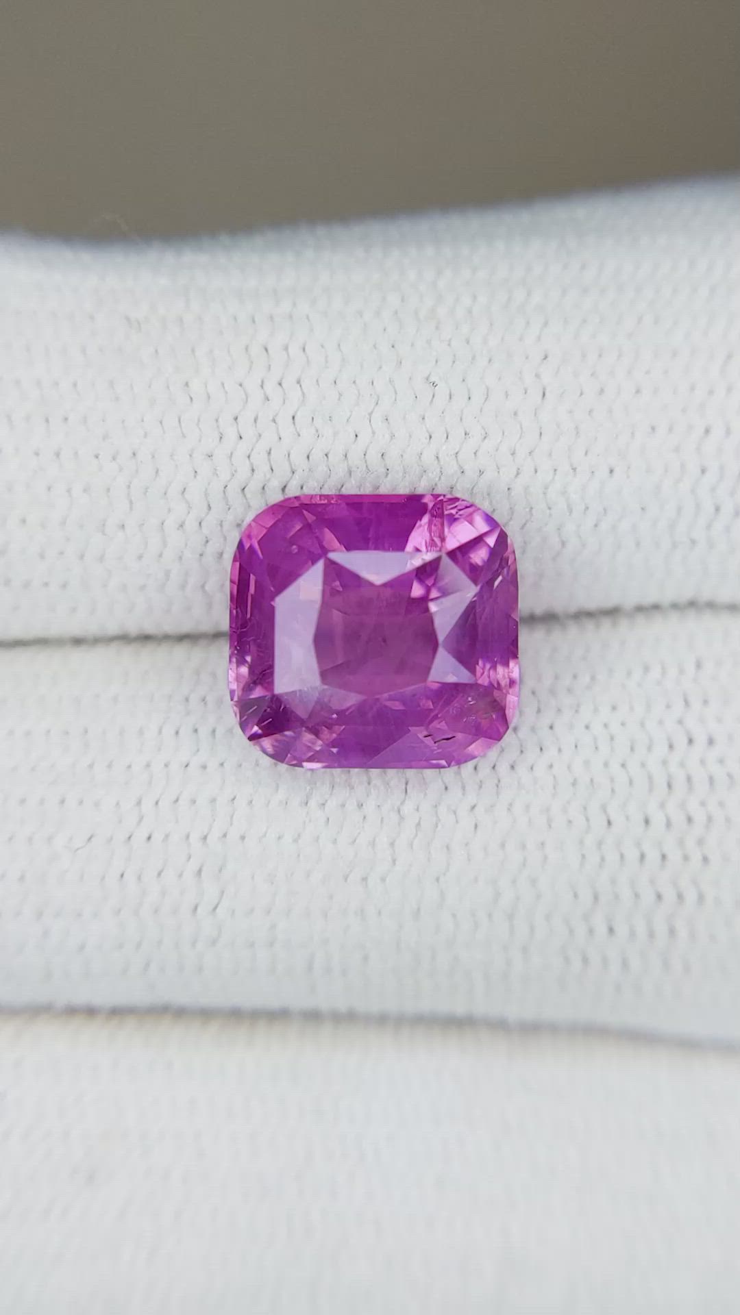 5.62 Ct. Purplish Pink Sapphire from Ceylon (Sri Lanka) Size Video