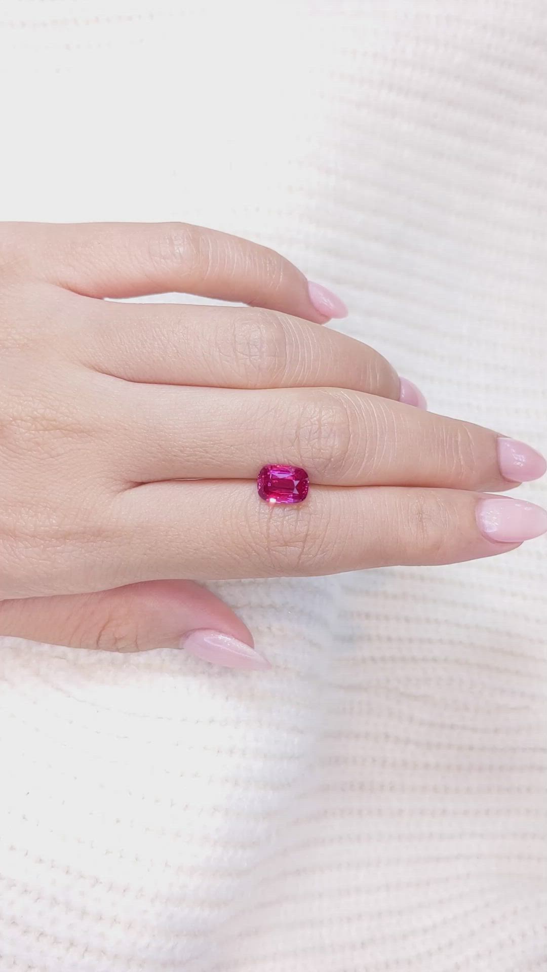 3.07 Ct. Reddish Pink Sapphire from Ceylon (Sri Lanka) Size Video