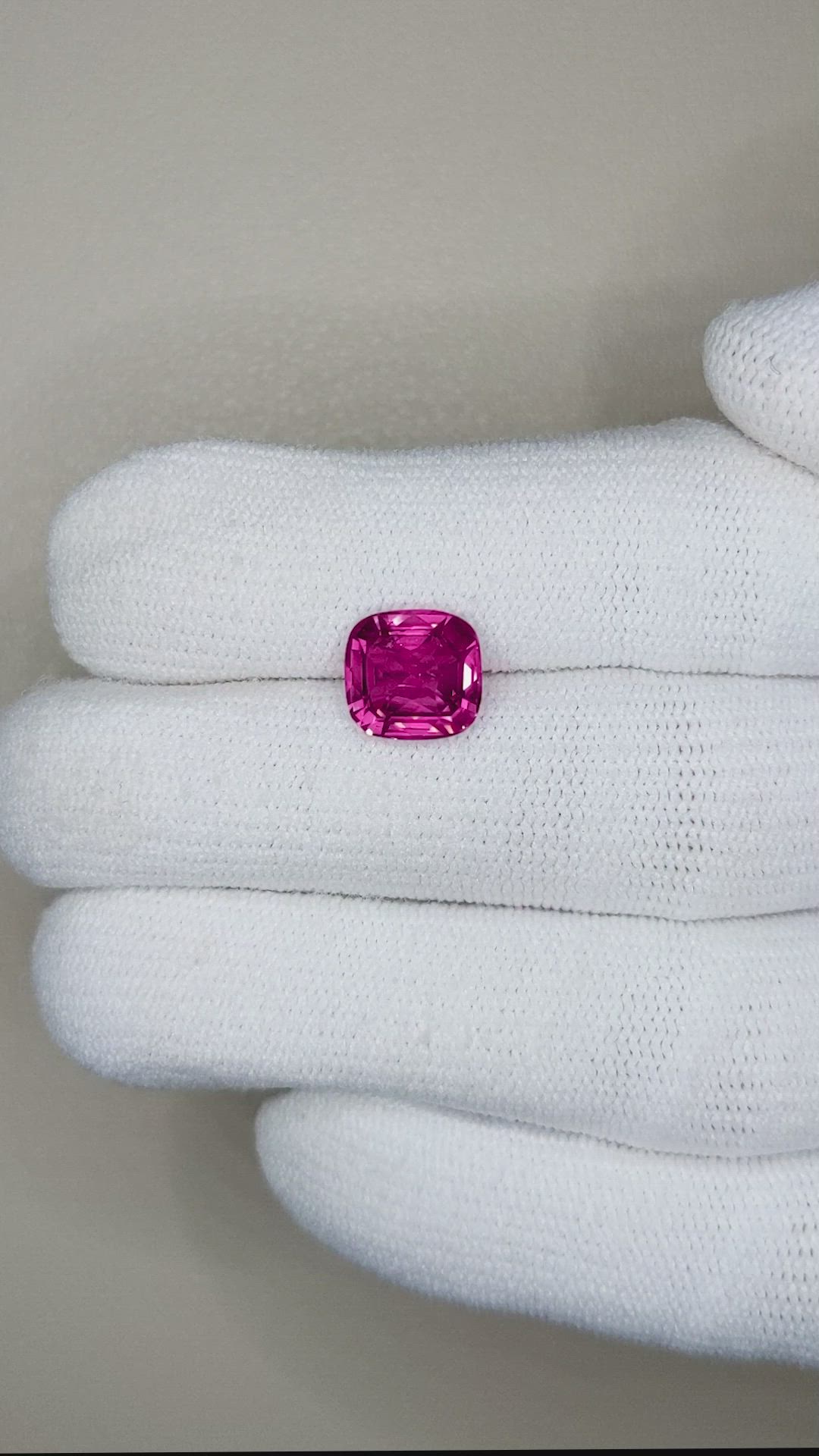 3.22 Ct. Reddish Pink Sapphire from Ceylon (Sri Lanka) Size Video