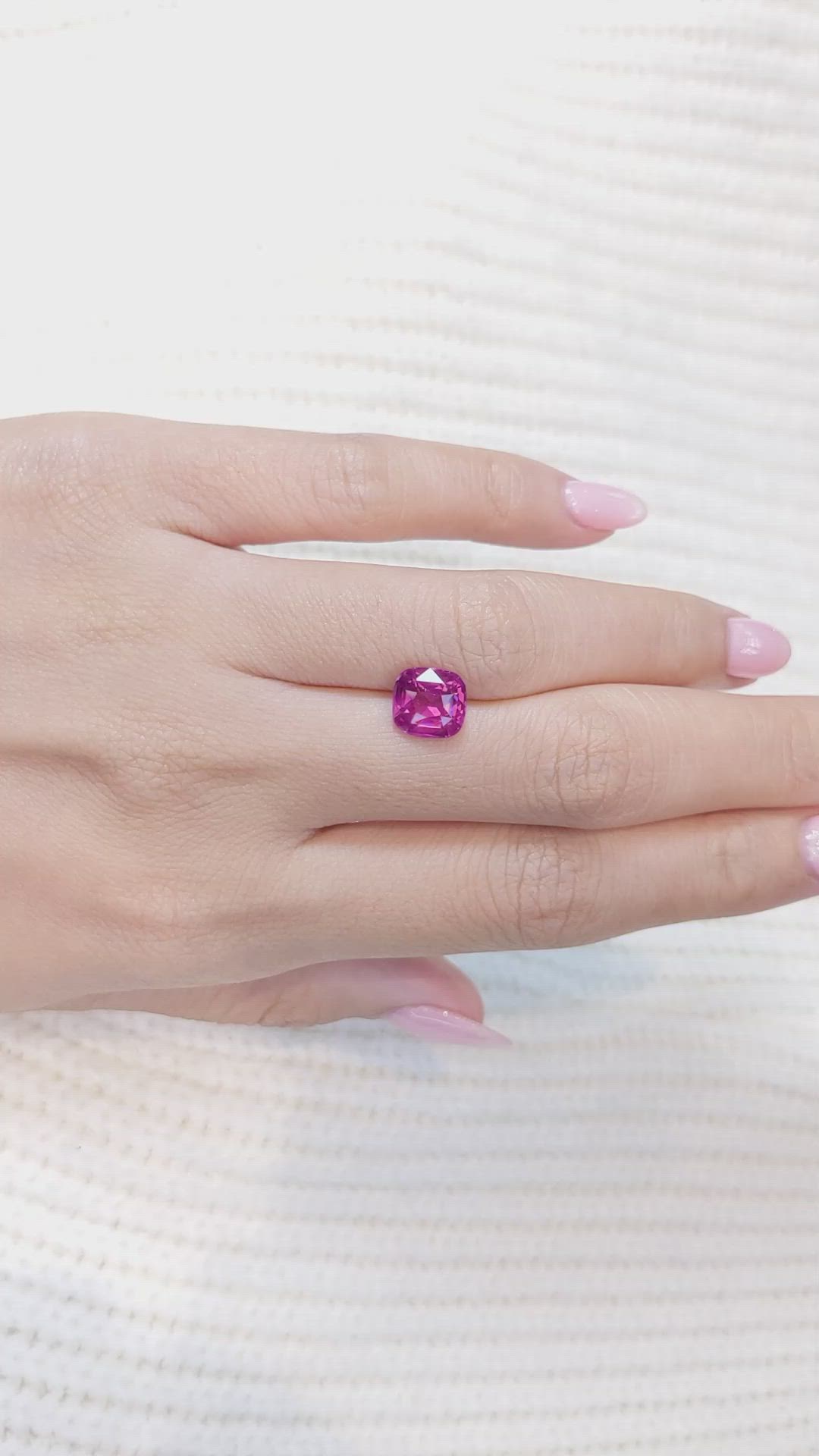 3.22 Ct. Reddish Pink Sapphire from Ceylon (Sri Lanka) Size Video