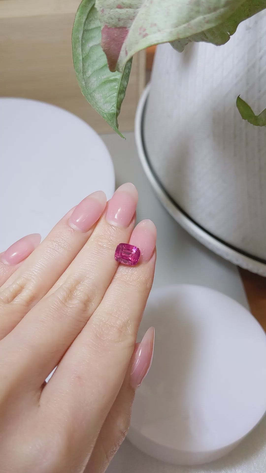 3.44 Ct. Reddish Pink Sapphire from Ceylon (Sri Lanka) Size Video