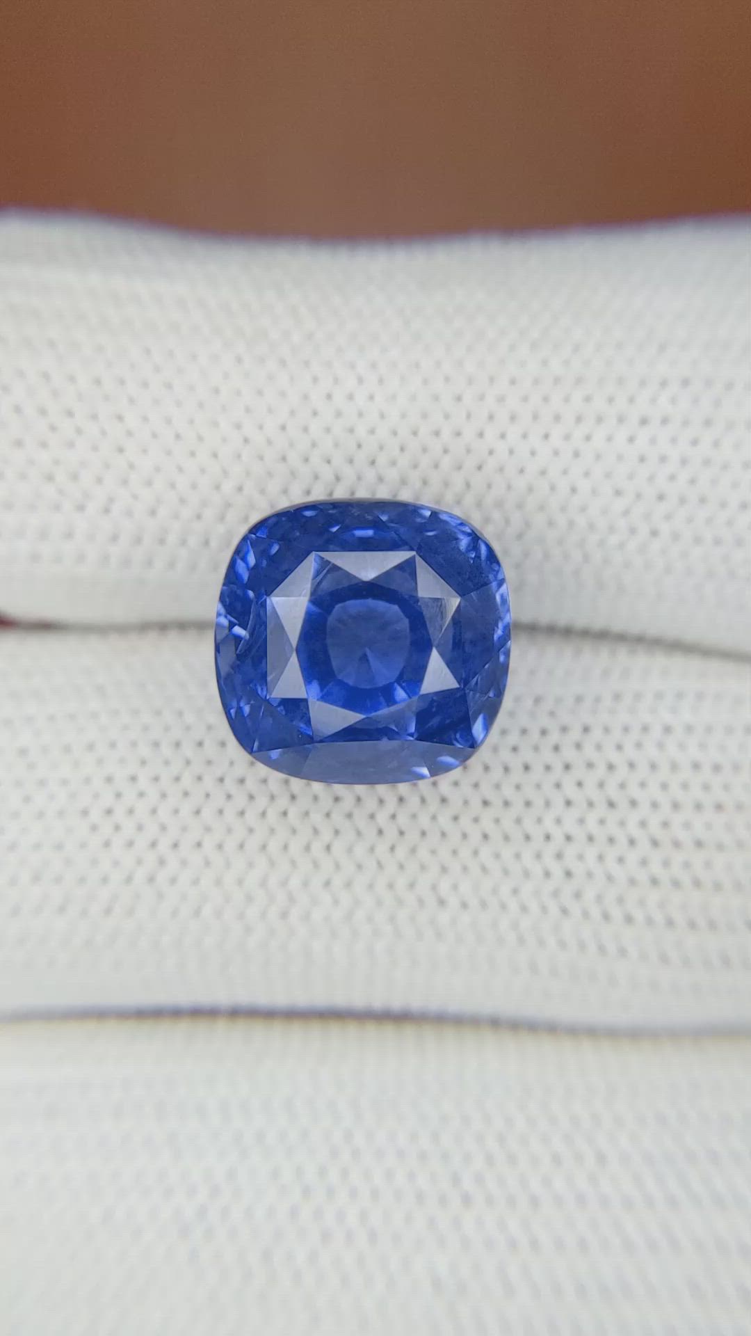 12.23 Ct. Blue Sapphire from Ceylon (Sri Lanka) Size Video