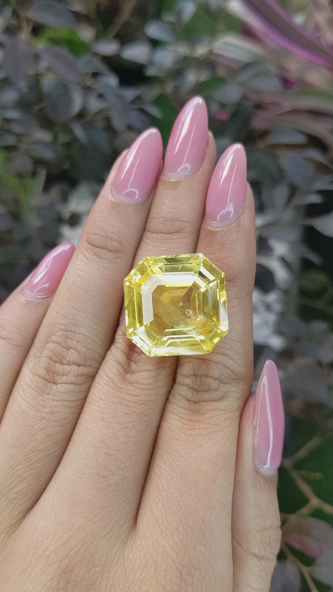 43.32 Ct. Yellow Sapphire from Ceylon (Sri Lanka) Size Video