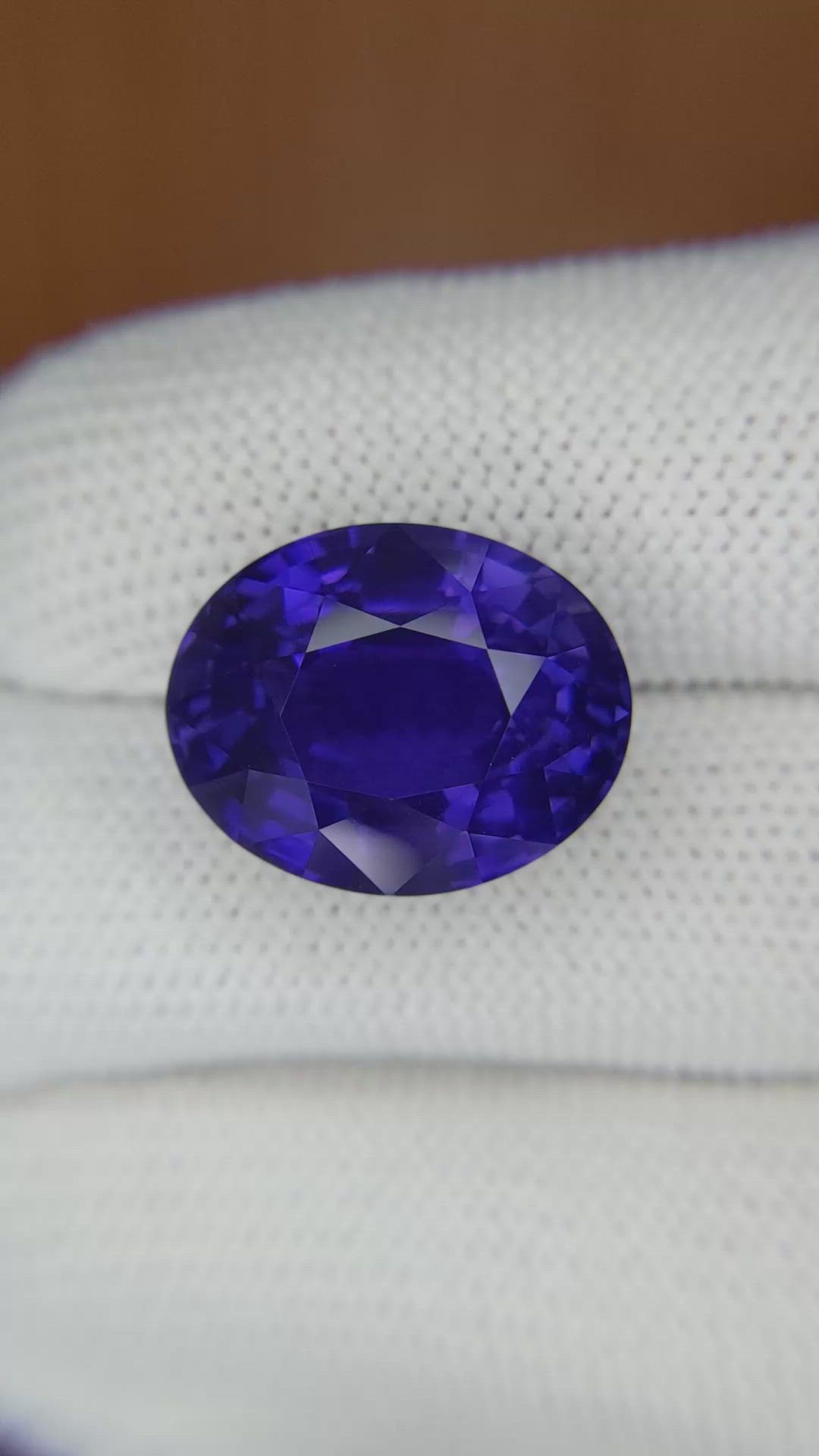 20.08 Ct. Color Change Sapphire from Ceylon (Sri Lanka) Size Video