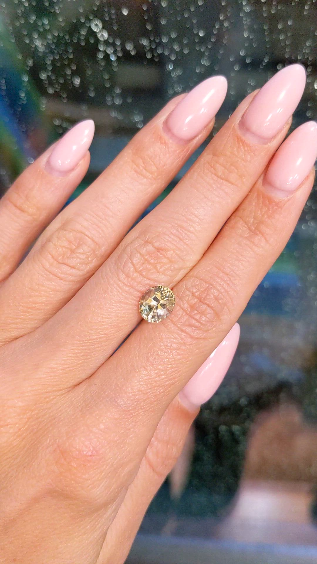 2.41 Ct. Yellow Sapphire from Ceylon (Sri Lanka) Size Video