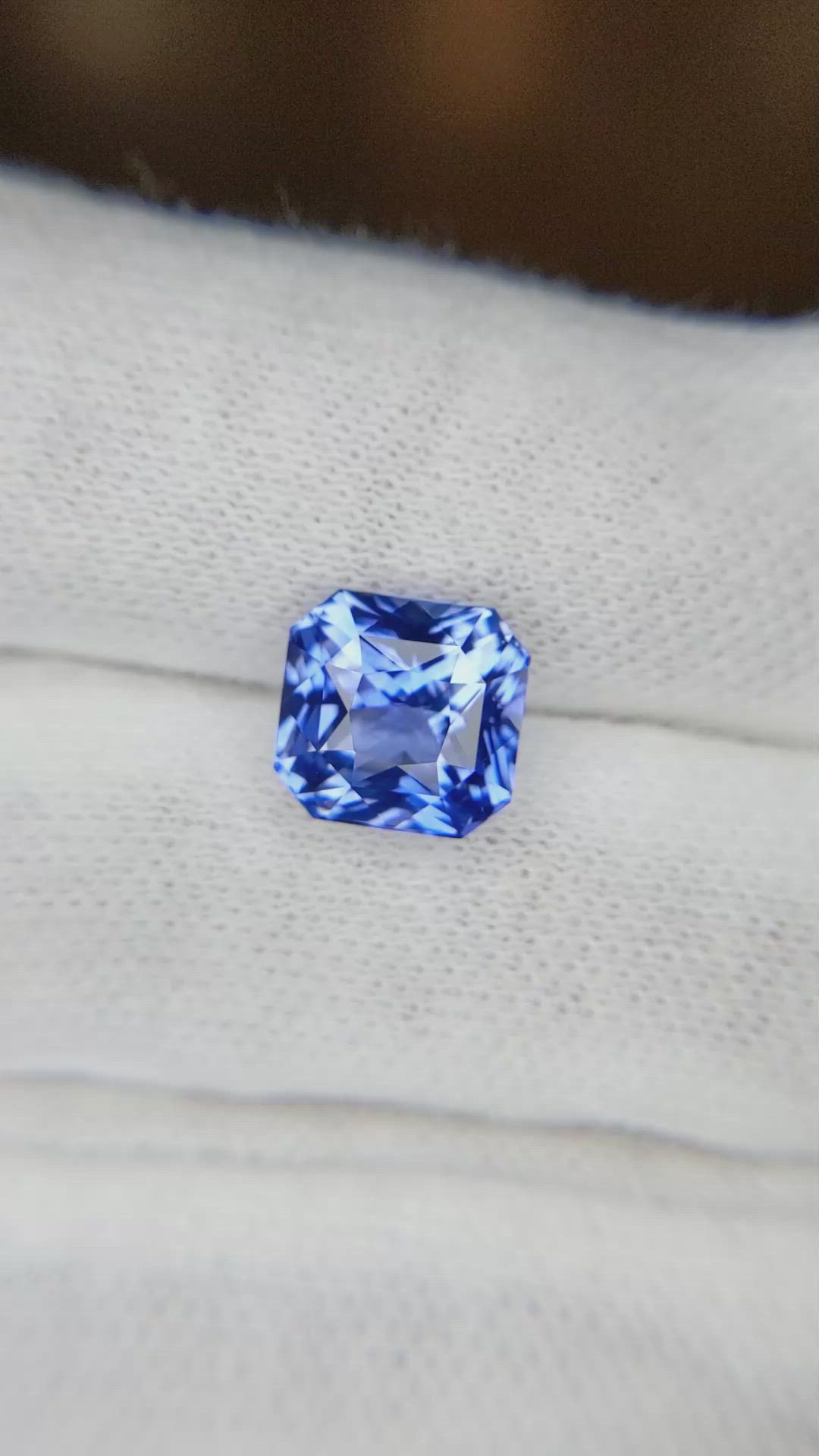 4.53 Ct. Blue Sapphire from Ceylon (Sri Lanka) Size Video