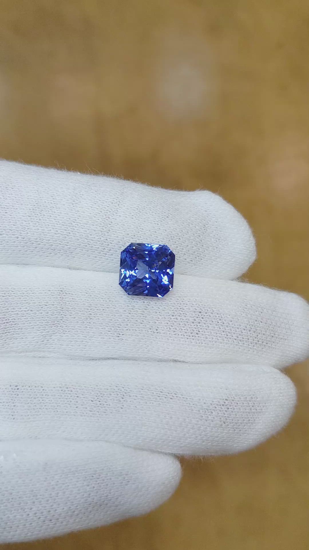 4.53 Ct. Blue Sapphire from Ceylon (Sri Lanka) Size Video