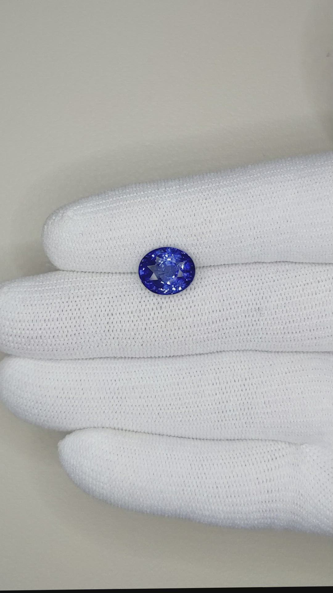 4.60 Ct. Blue Sapphire from Ceylon (Sri Lanka) Size Video
