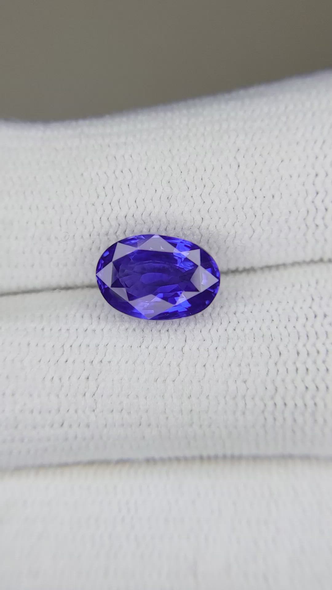 3.05 Ct. Blue Sapphire from Ceylon (Sri Lanka) Size Video