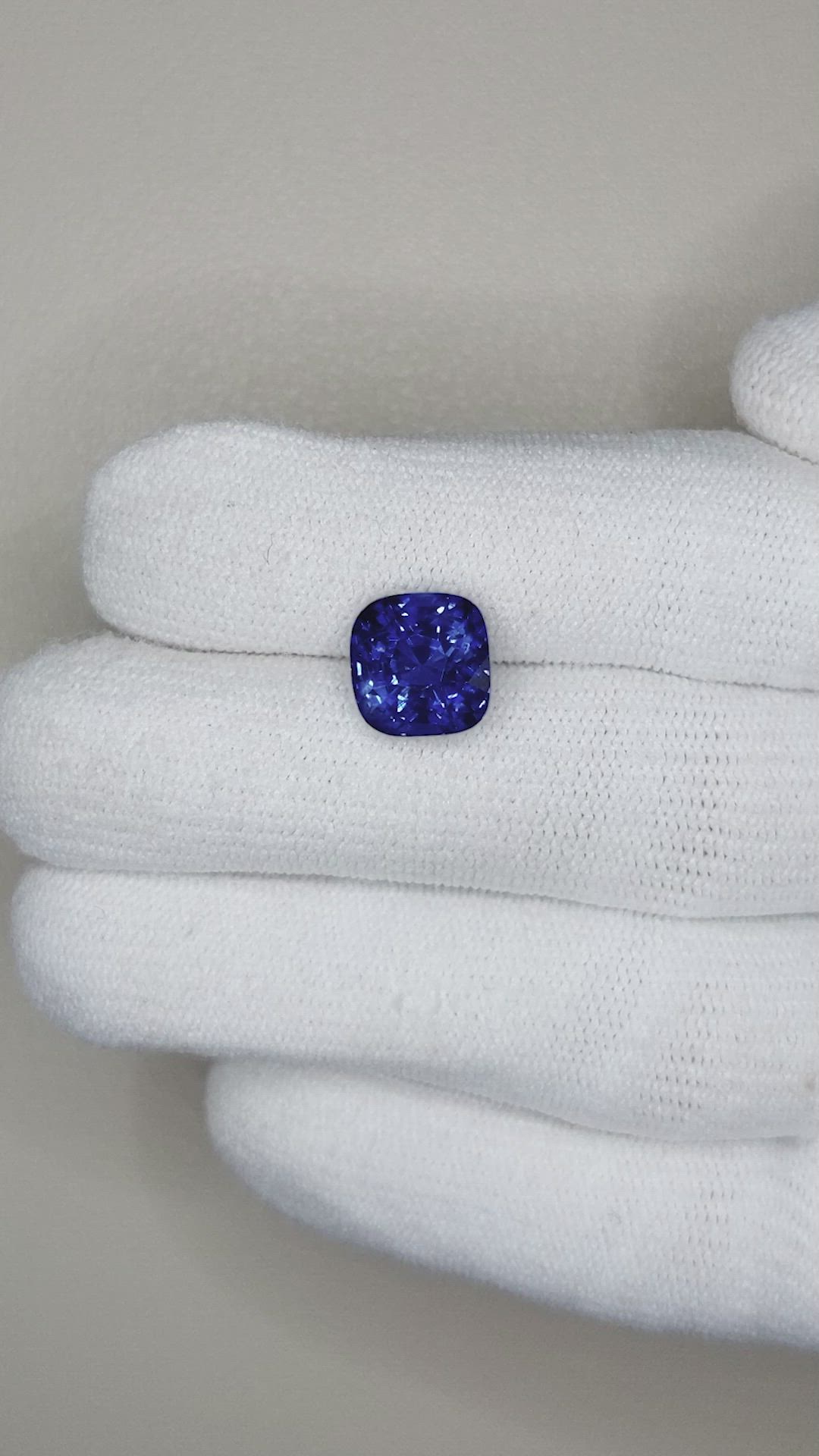 5.17 Ct. Blue Sapphire from Ceylon (Sri Lanka) Size Video