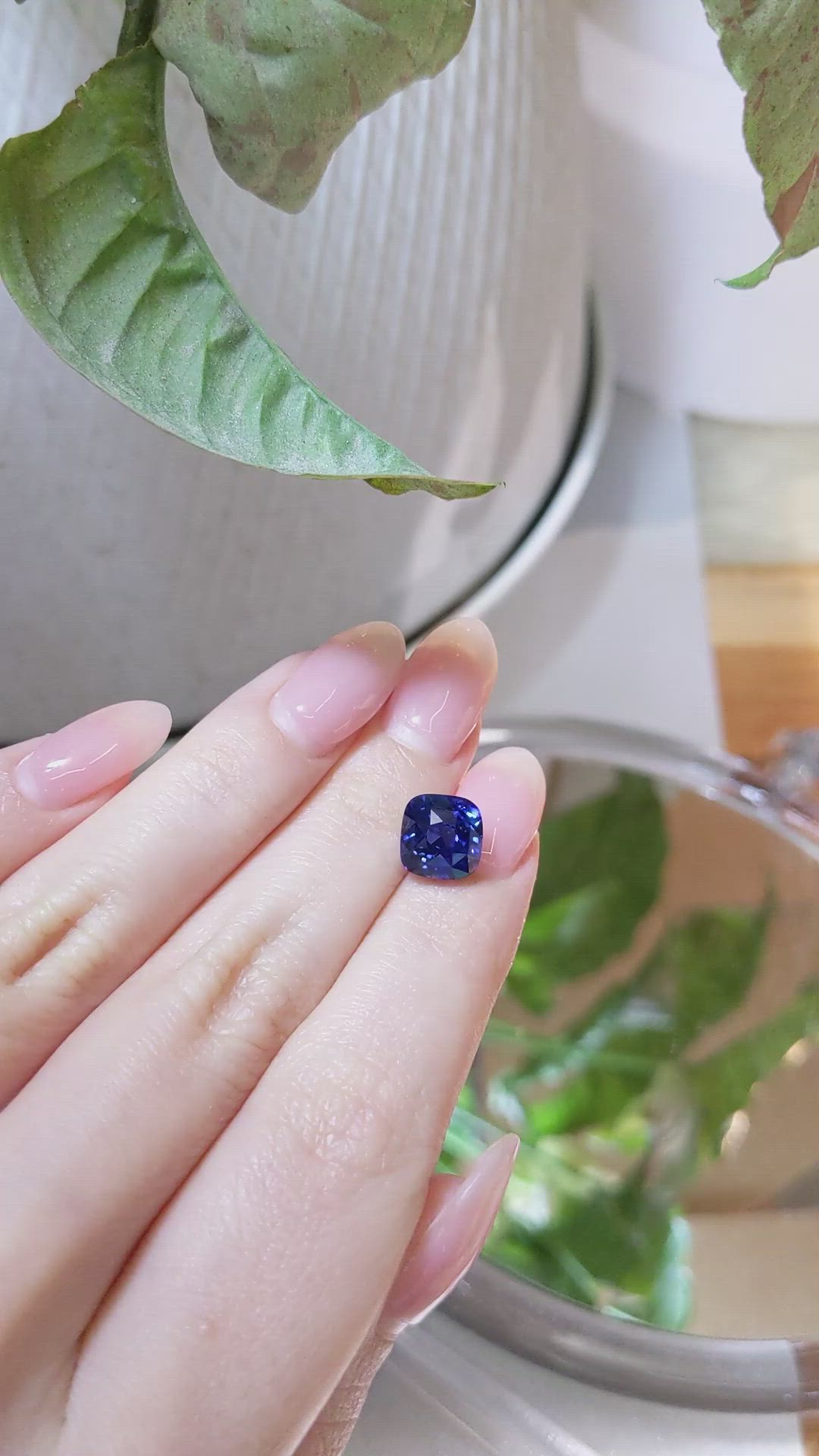 5.17 Ct. Blue Sapphire from Ceylon (Sri Lanka) Size Video