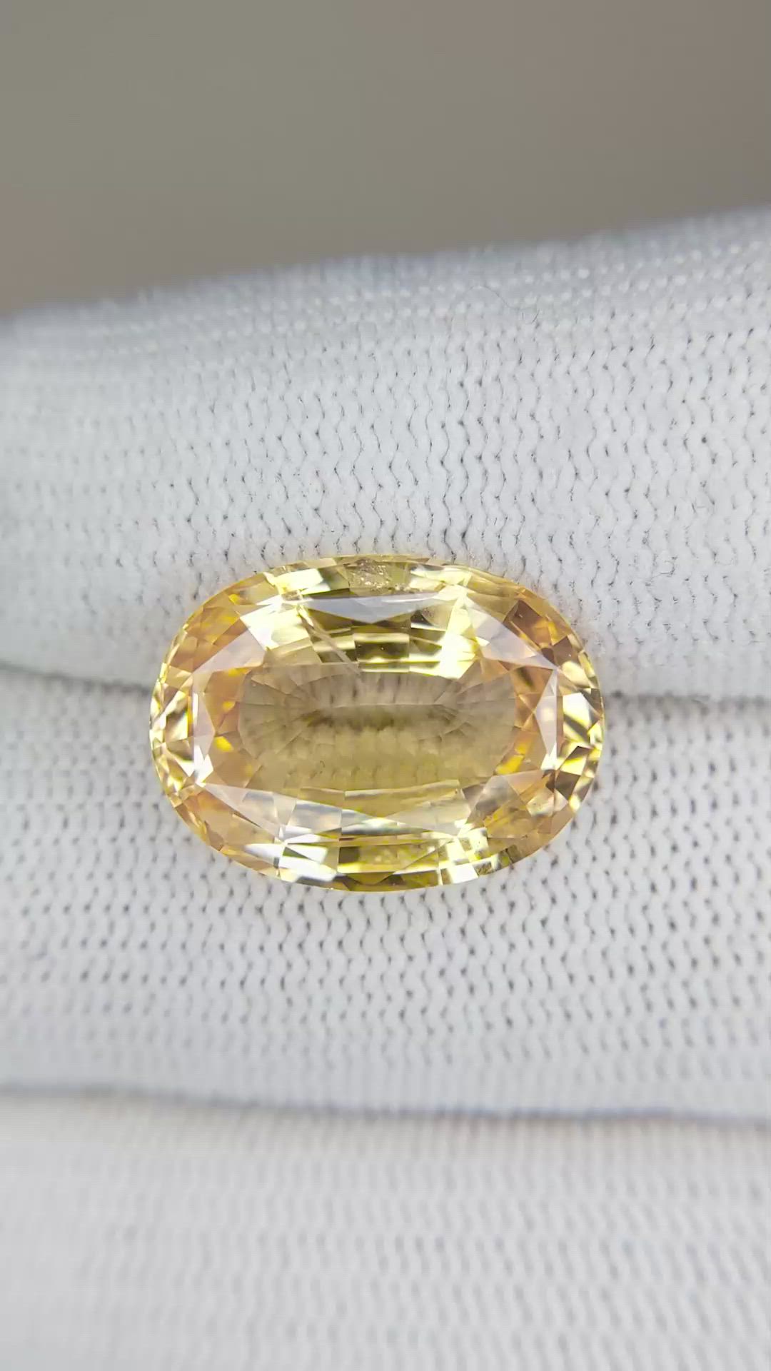 10.47 Ct. Orangish Yellow Sapphire from Ceylon (Sri Lanka) Size Video