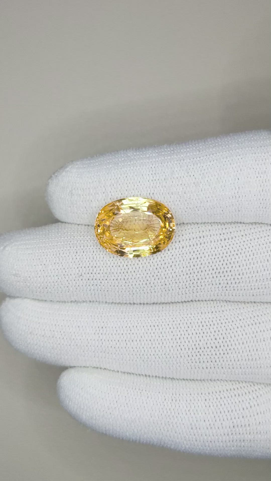 10.47 Ct. Orangish Yellow Sapphire from Ceylon (Sri Lanka) Size Video